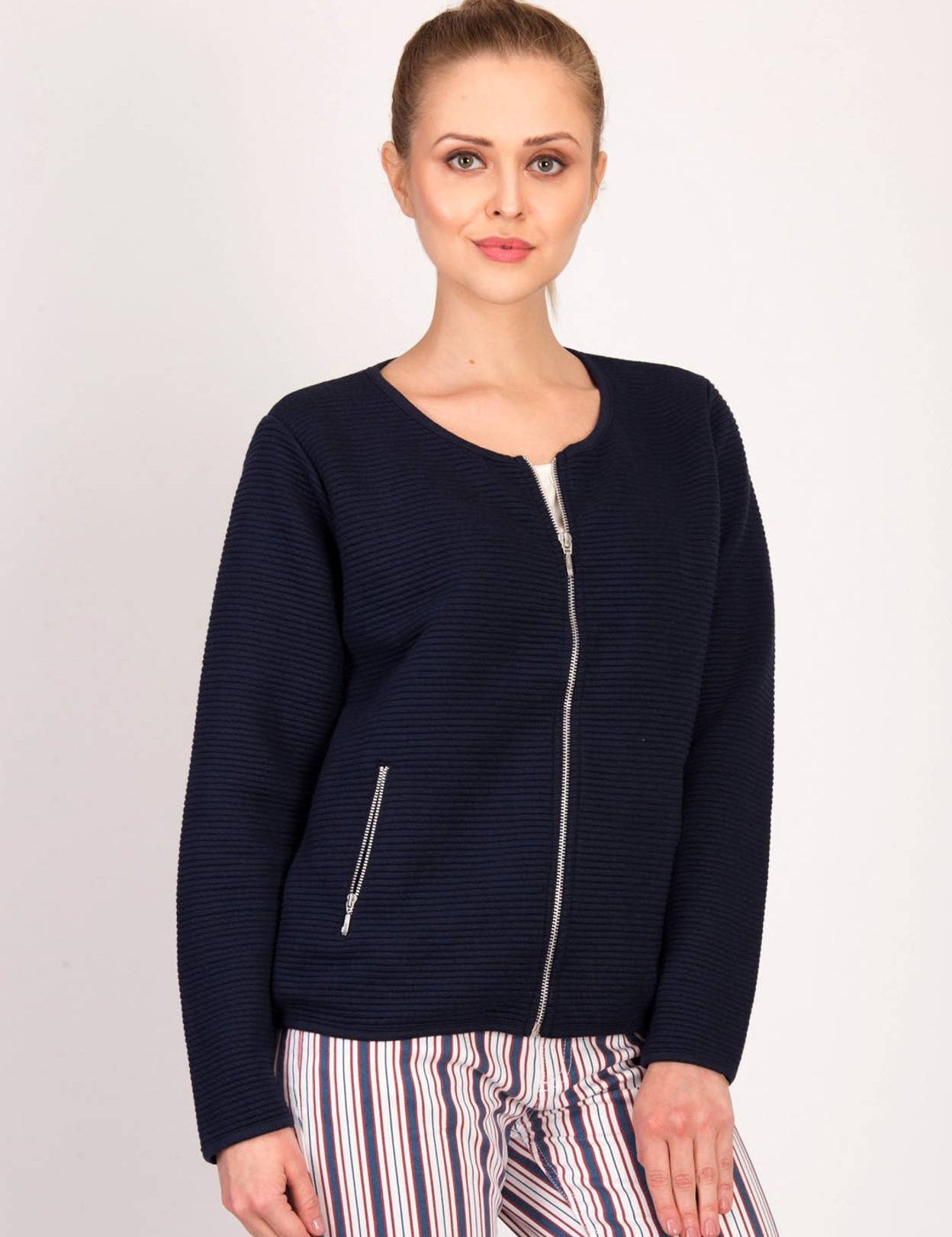 WomenSelfDesignCasualJacket-2_jpg_8609a2db-da2a-4e88-993b-c94c918c77d5.jpg