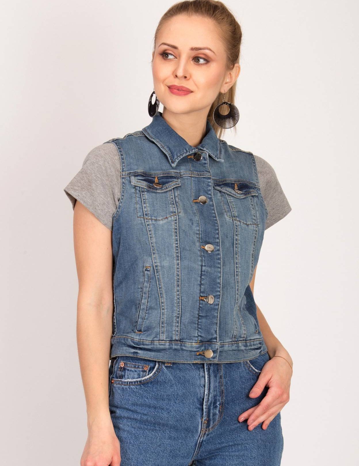 WomenSolidDenimJacket-0_jpg_2b7c97f9-b2b0-4a14-860f-1a079fa311e0.jpg