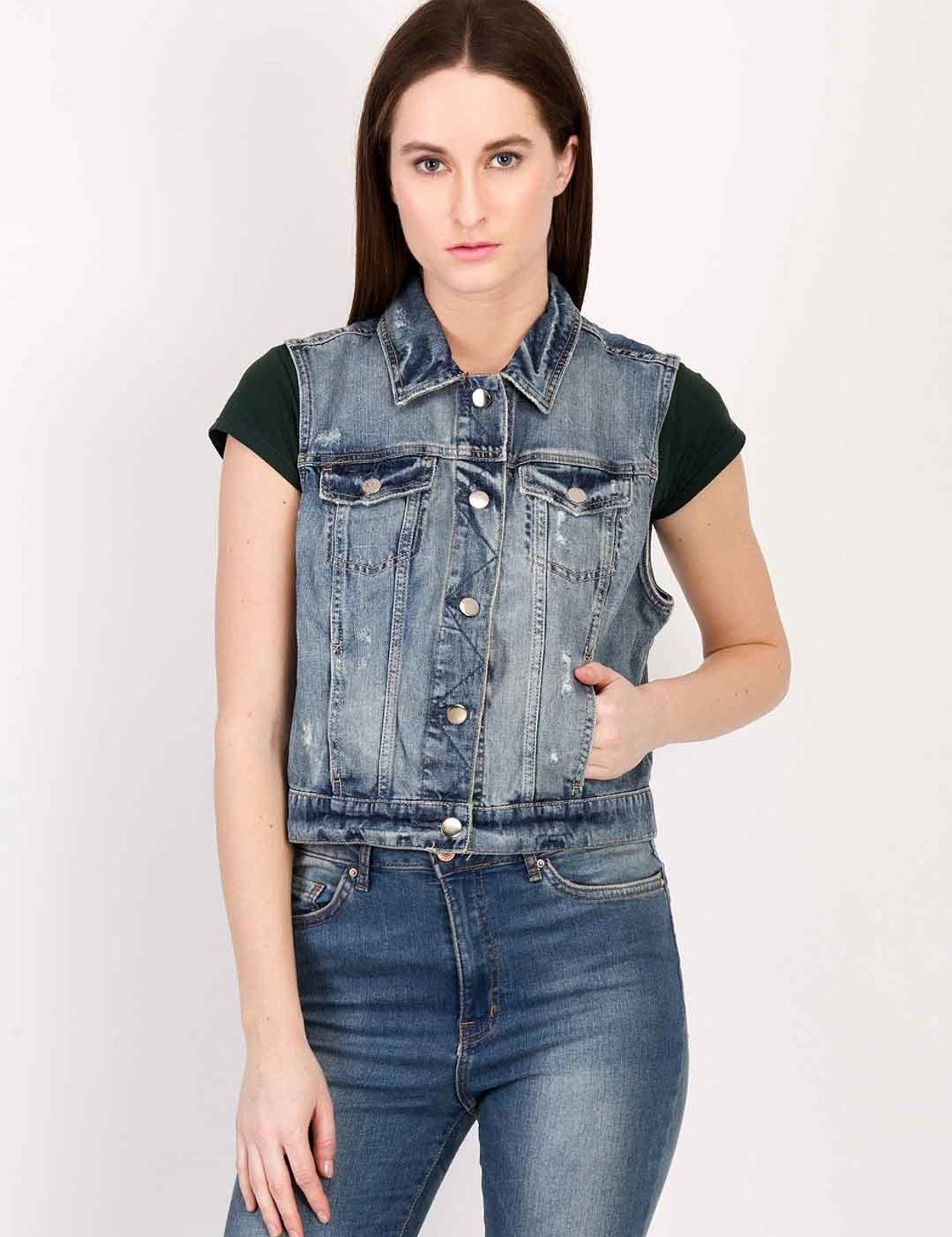 WomenSolidDenimJacket-0_jpg_7c3b8cb3-80fa-4dc6-9336-ff77804f5b3d.jpg