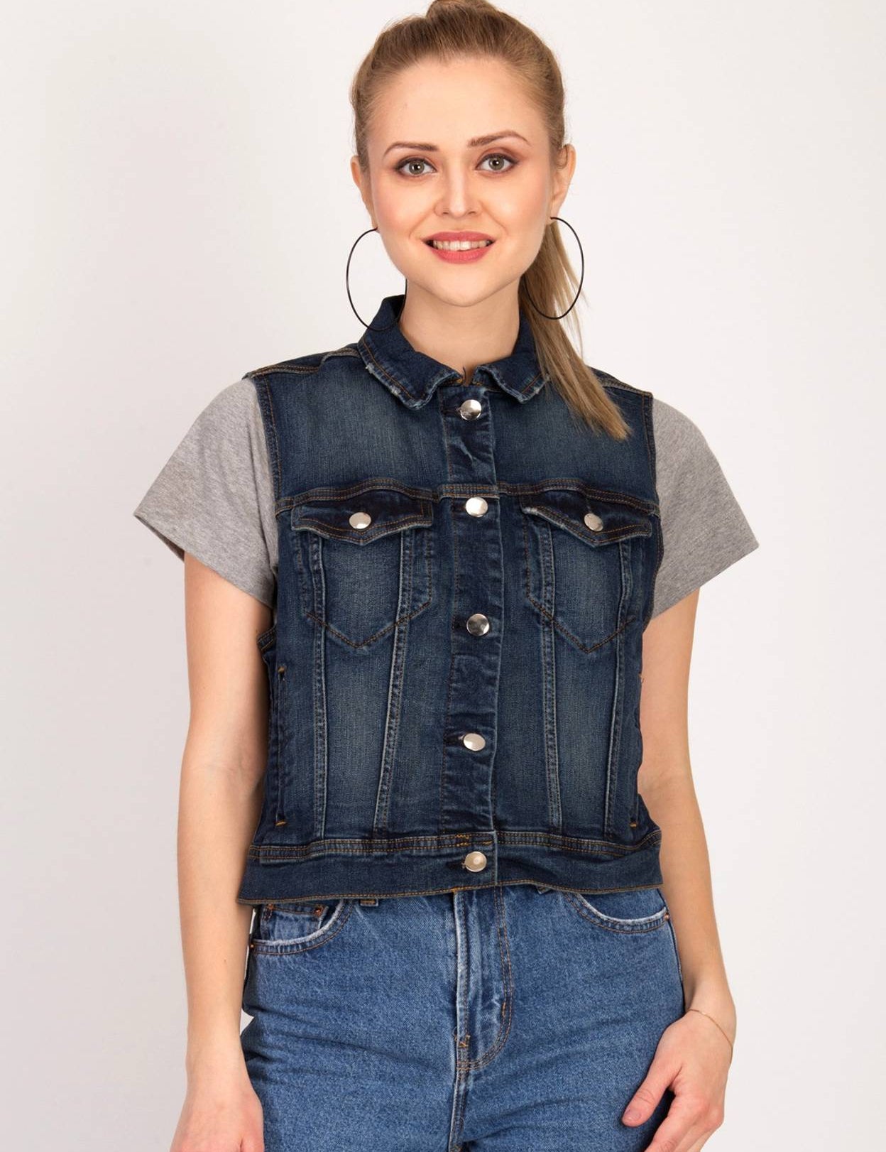 WomenSolidDenimJacket-0_jpg_96753f42-567e-4167-b672-2d4244ed3673.jpg
