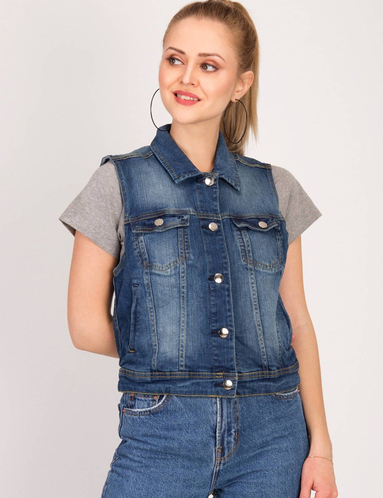 WomenSolidDenimJacket-0_jpg_b1cafd19-ca5a-469f-b507-de26a4cd4d22.jpg
