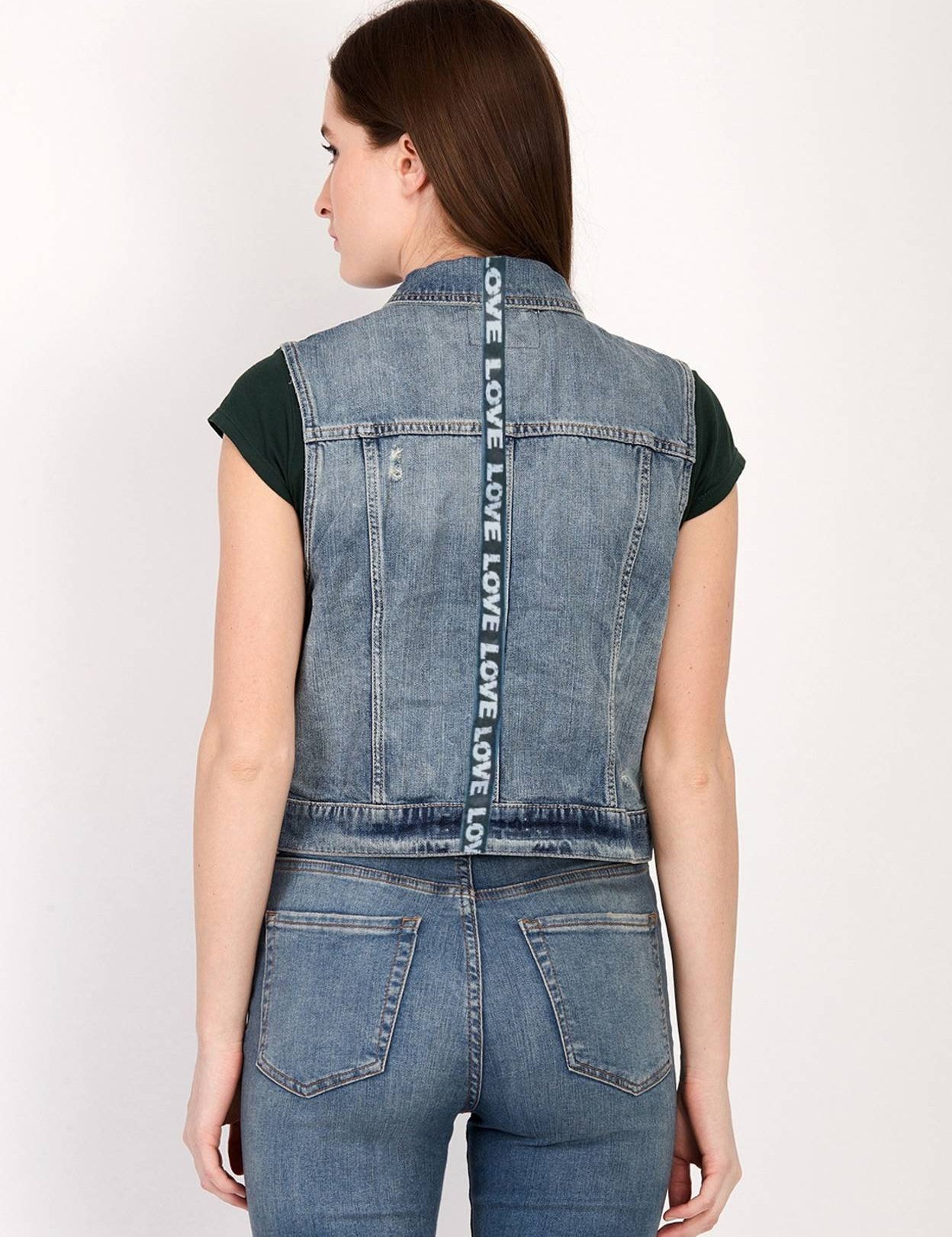 WomenSolidDenimJacket-1_jpg_432bd4b3-bec3-4866-9bfb-05eaad4a87c6.jpg
