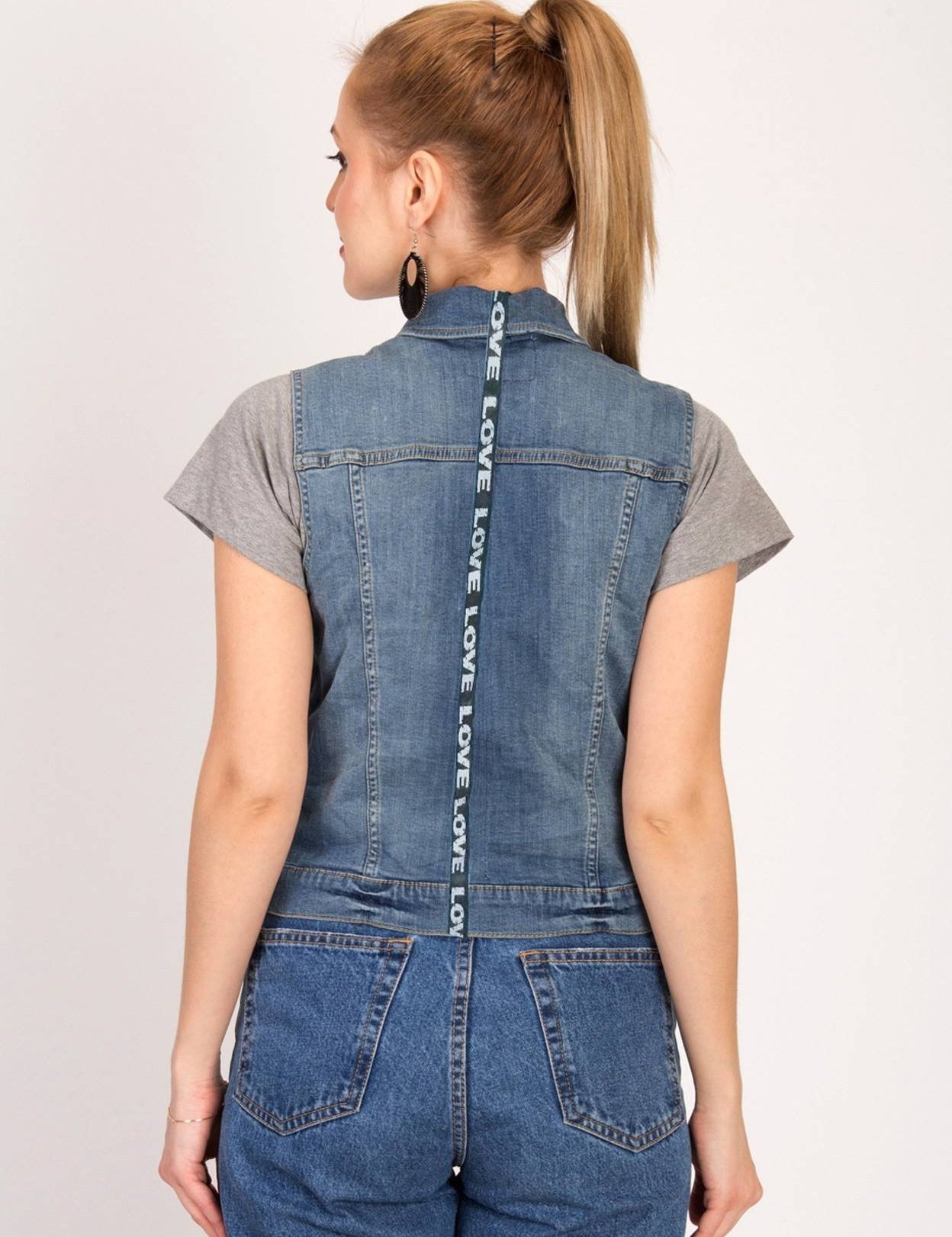 WomenSolidDenimJacket-1_jpg_5af849f3-6e16-4fde-8caf-cd2a1a7491bb.jpg