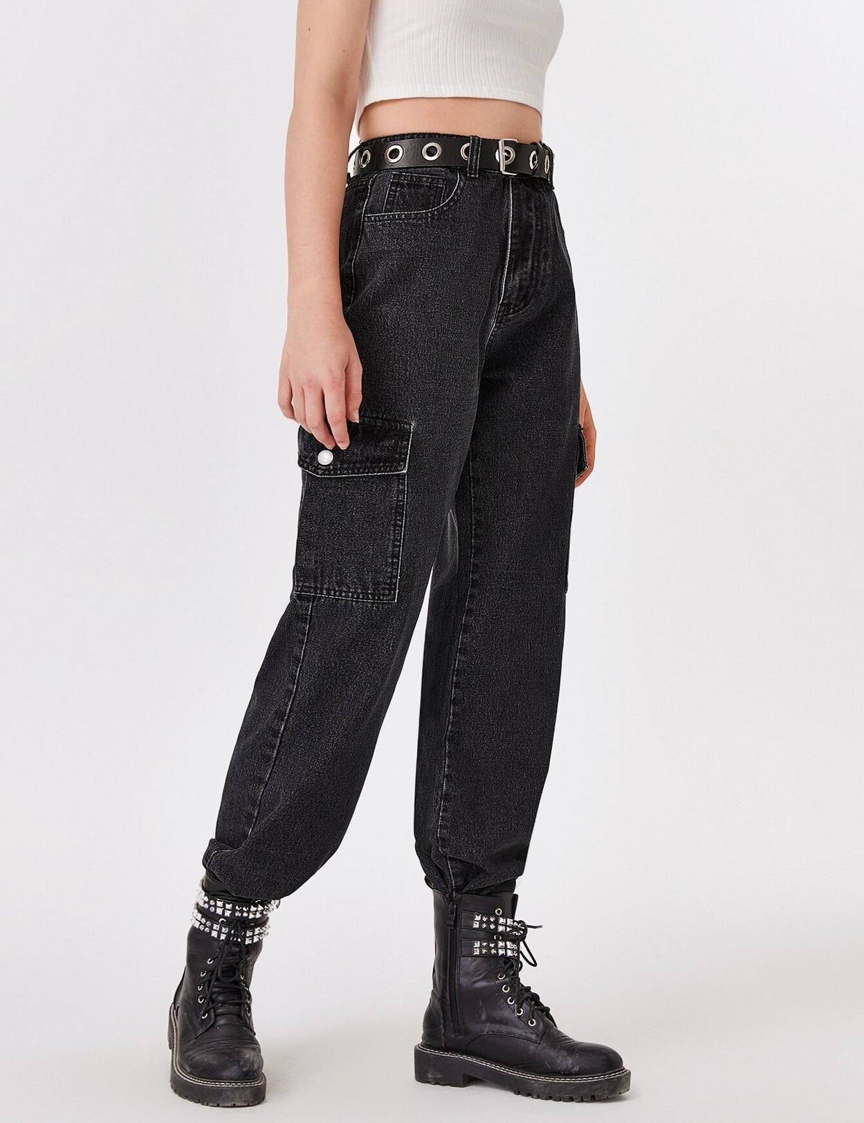 WomenStraightFitHighRiseBlackJeans-3.jpg_5.jpg