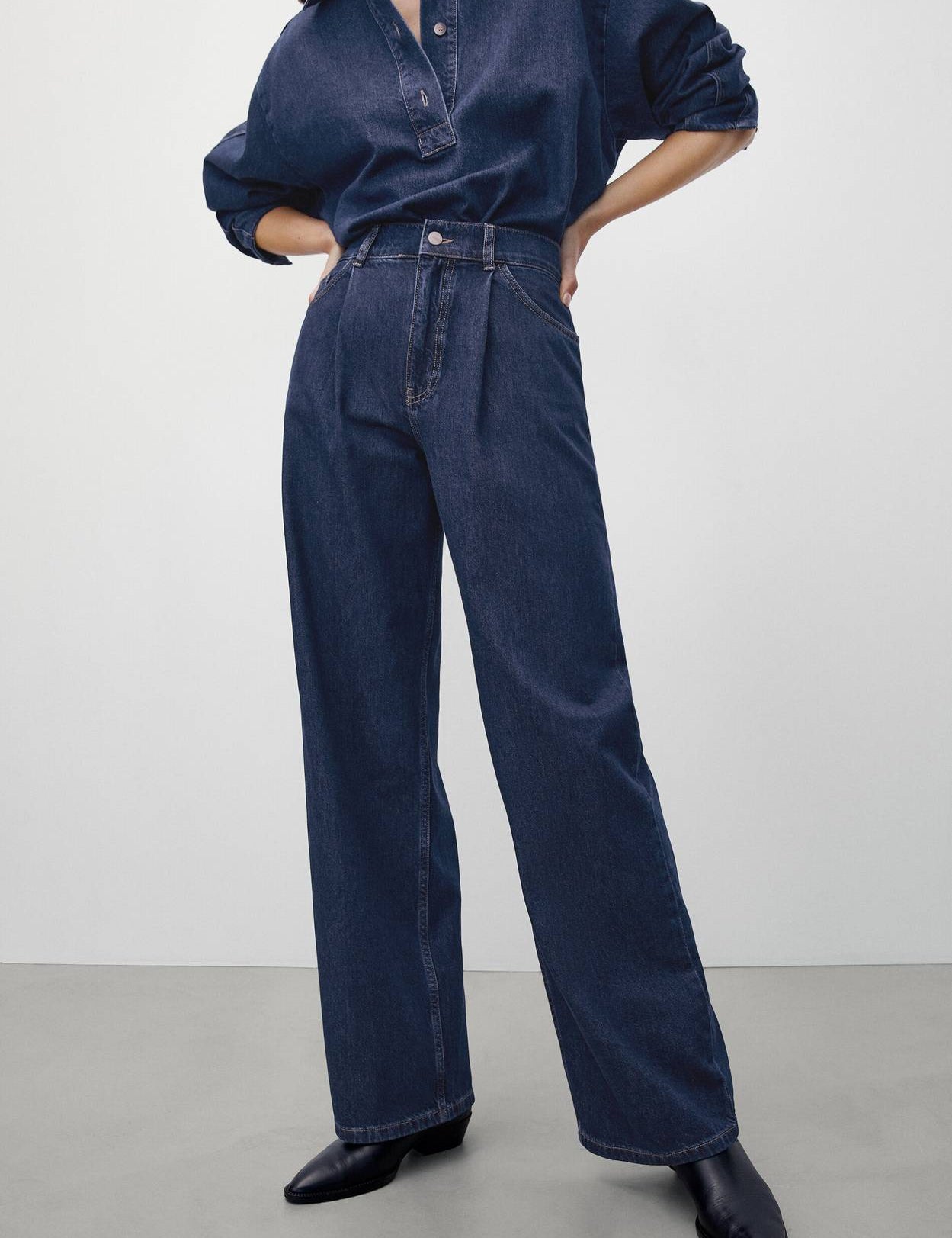 WomenStraightFitHighRiseBlueJeans-0.jpg_7.jpg