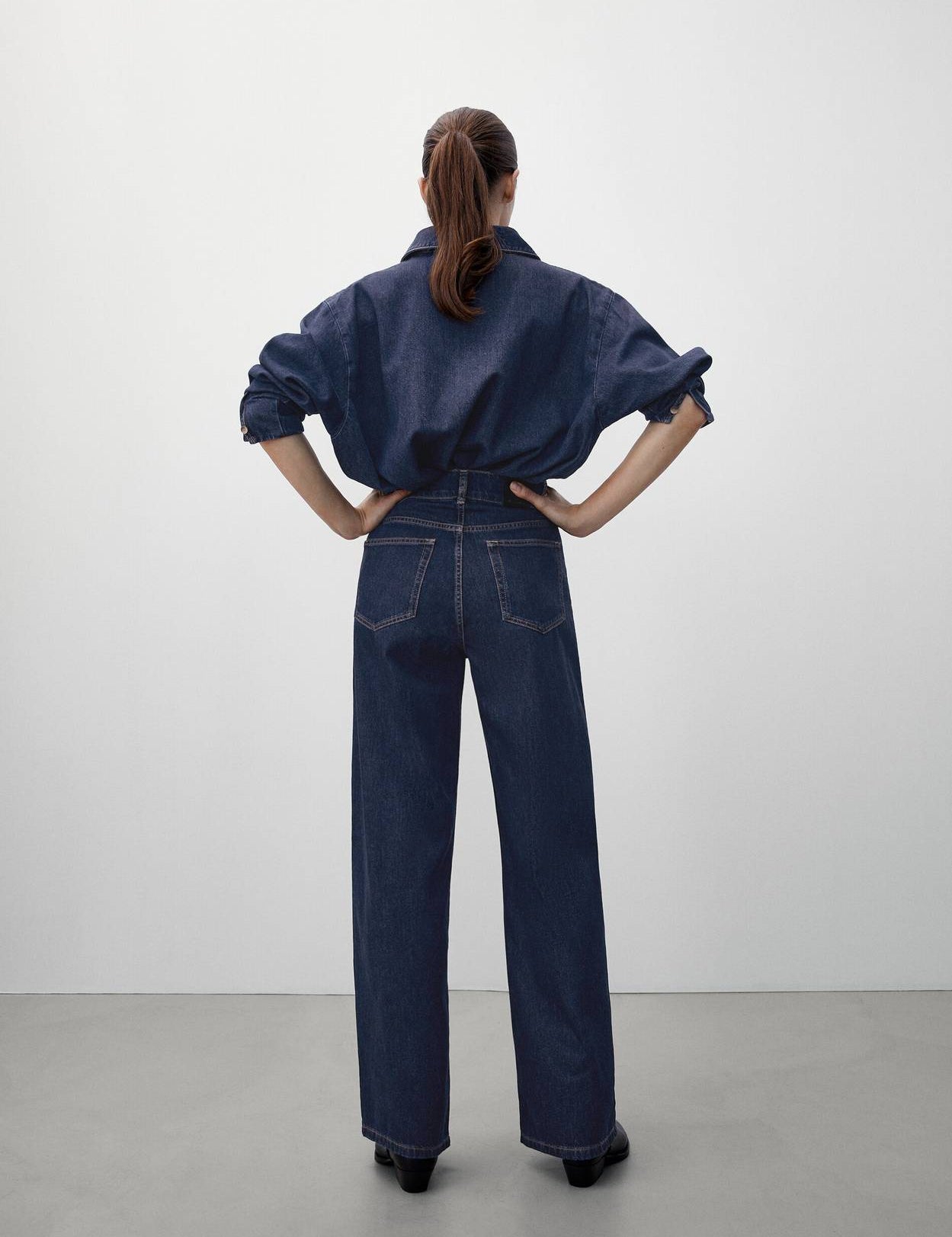 WomenStraightFitHighRiseBlueJeans-1.jpg_7.jpg