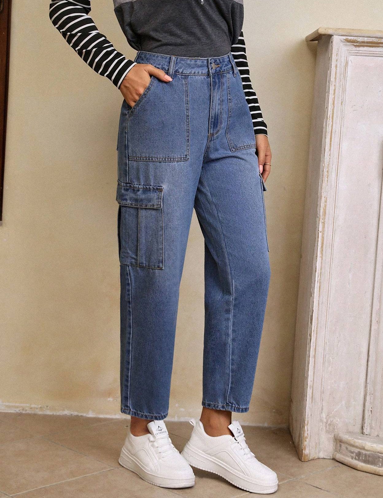 WomenStraightFitHighRiseBlueJeans-2.jpg_1.jpg