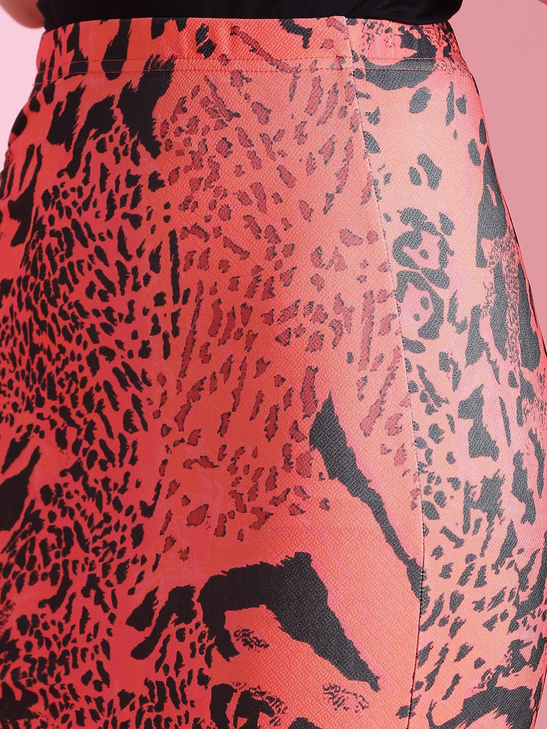 Kotty Printed Pencil Knee Length Skirt