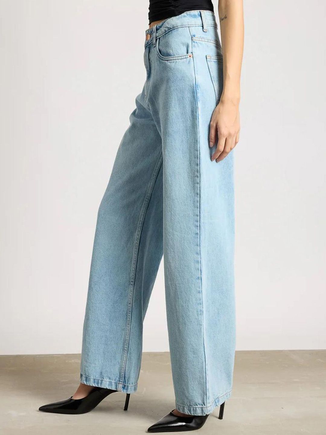 Kotty Women Jean Straight Fit High-Rise Heavy Fade Stretchable Jeans