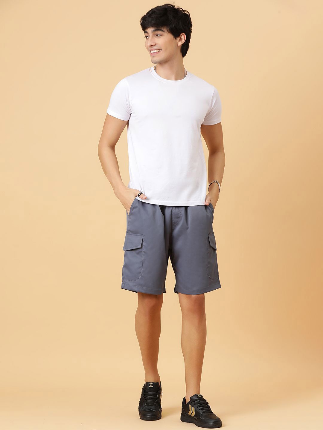 Kotty Men Low-Rise Cargo Shorts