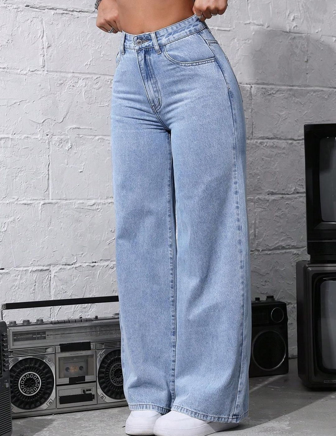 Kotty Women Straight Fit High-Rise Stretchable Jeans