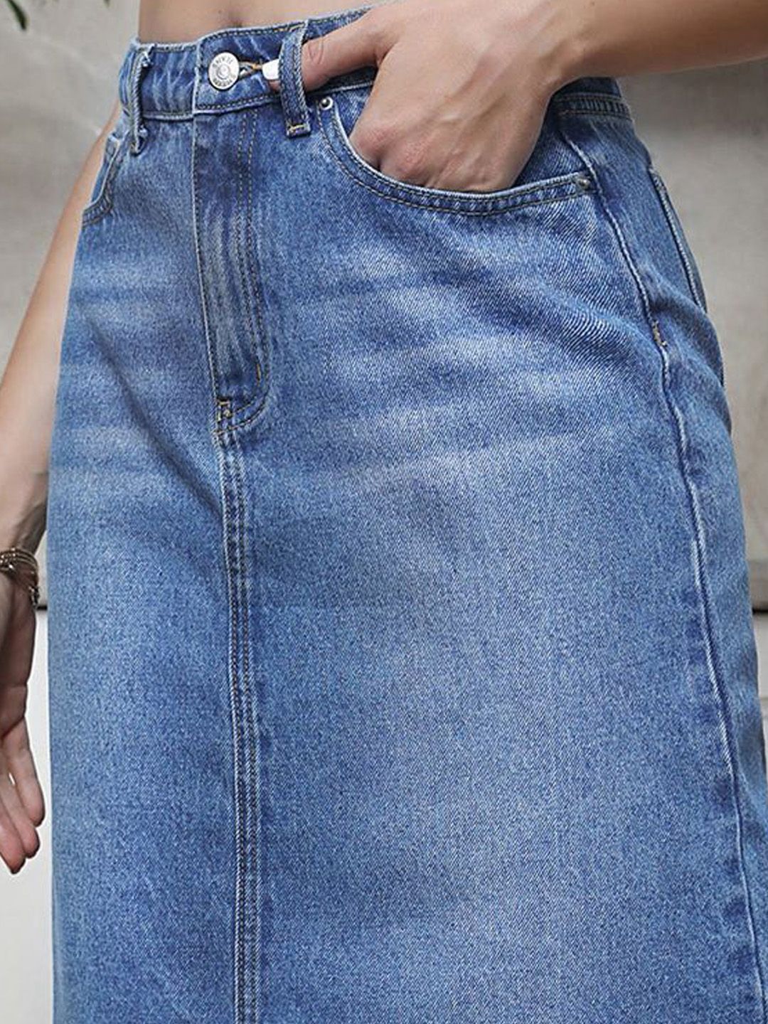  Kotty Pencil Knee Length  Skirts