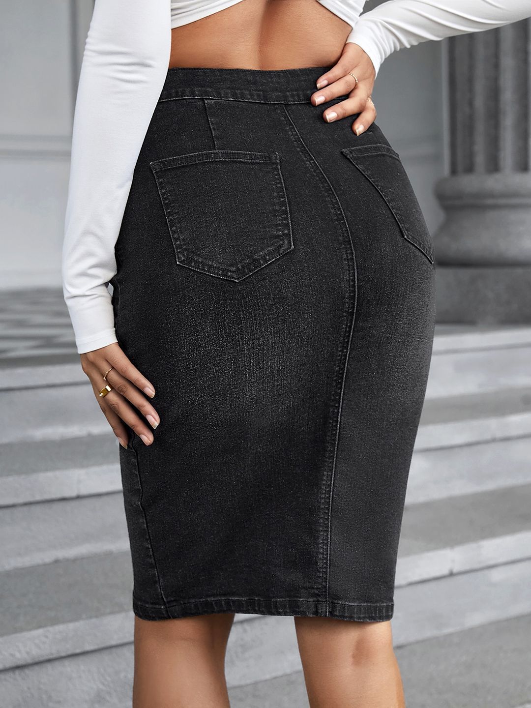 Kotty Pencil Knee Length Skirt