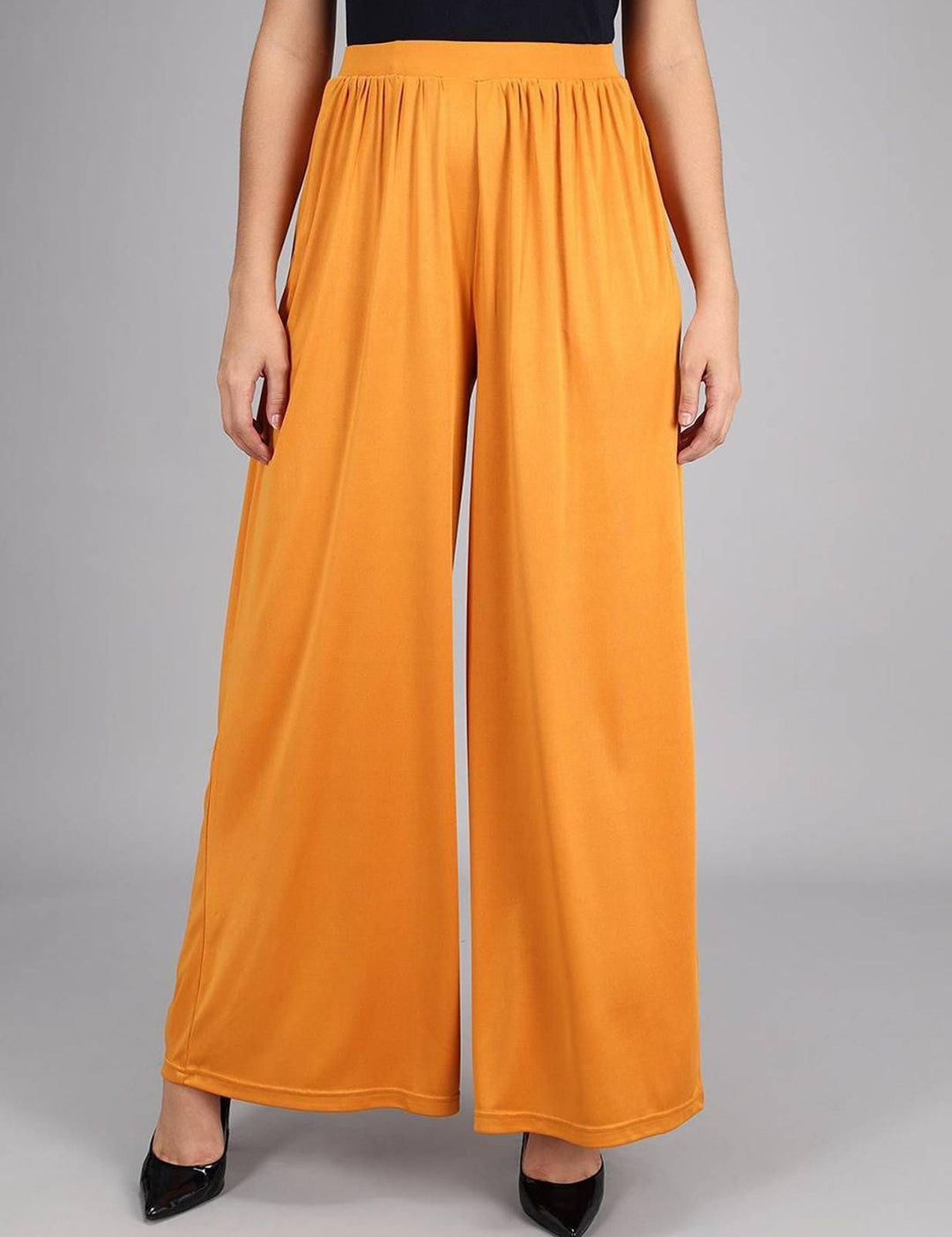 Kotty Women Relaxed High-Rise Trousers