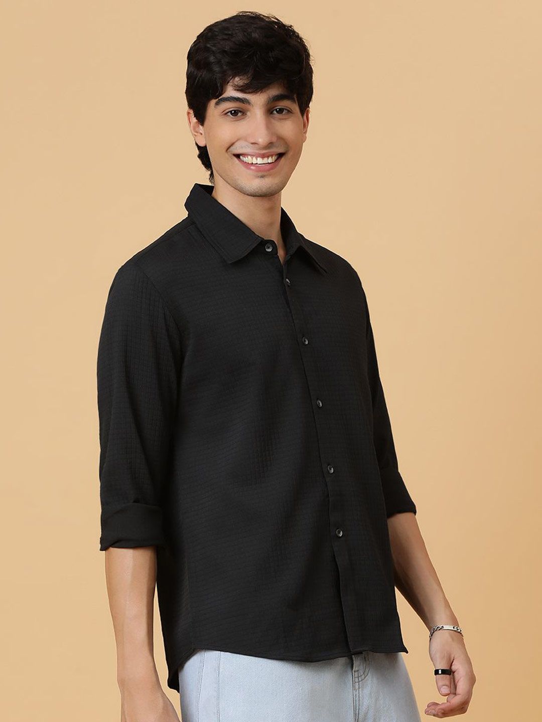 Kotty Men Relaxed Spread Collar Solid Casual Shirt