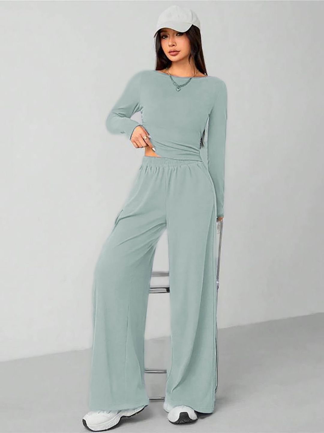 Kotty Round Neck Crop Top With Wide-Leg Trousers 