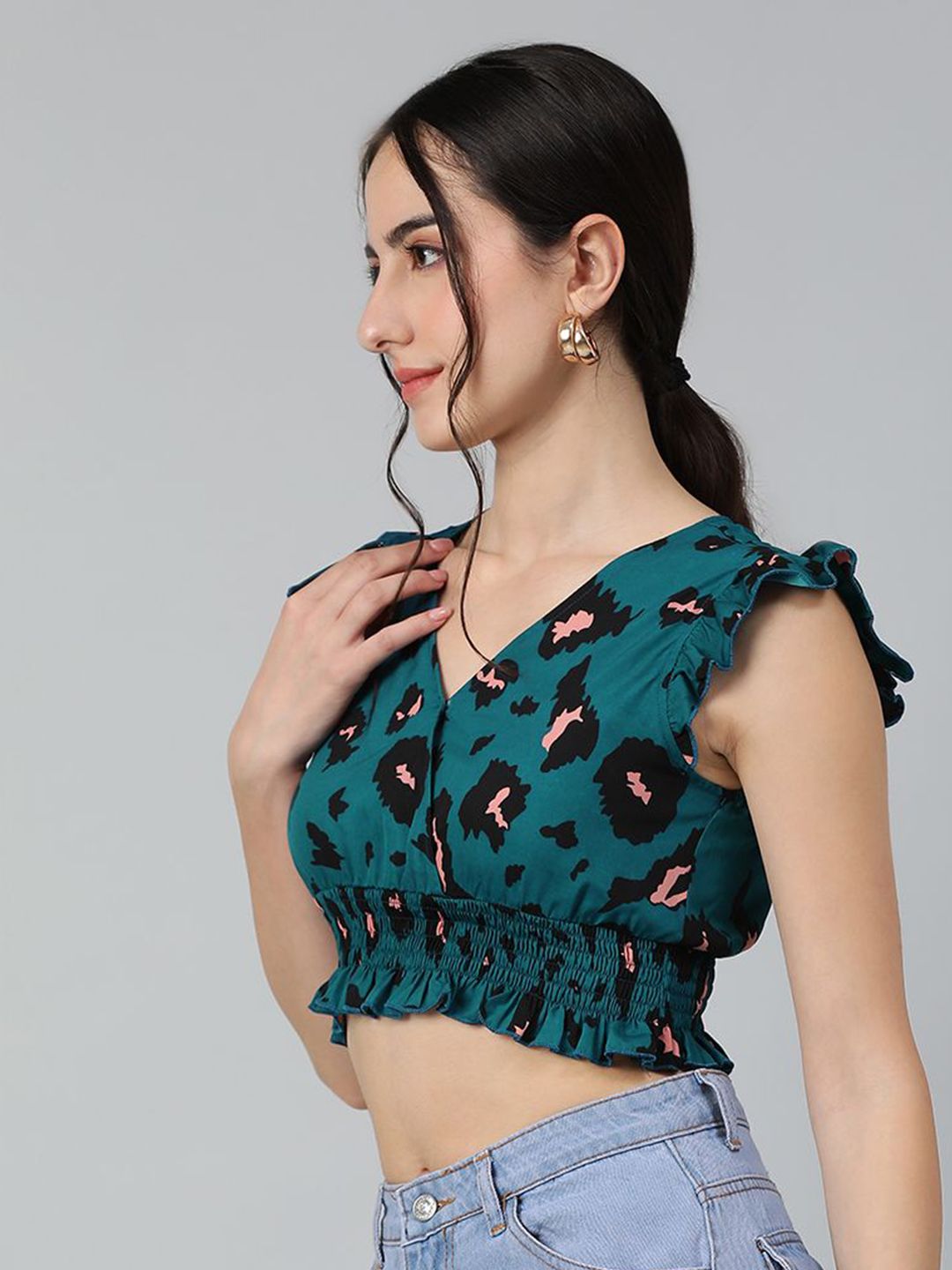 Kotty Floral Print Flutter Sleeve Crepe Crop Top