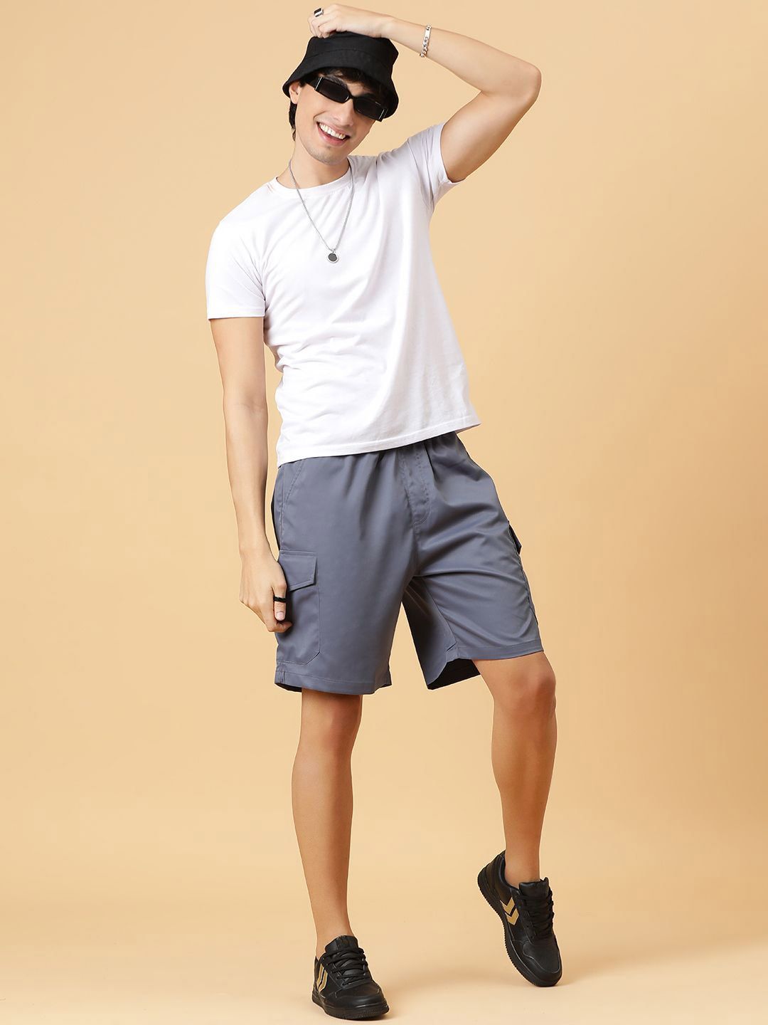 Kotty Men Low-Rise Cargo Shorts
