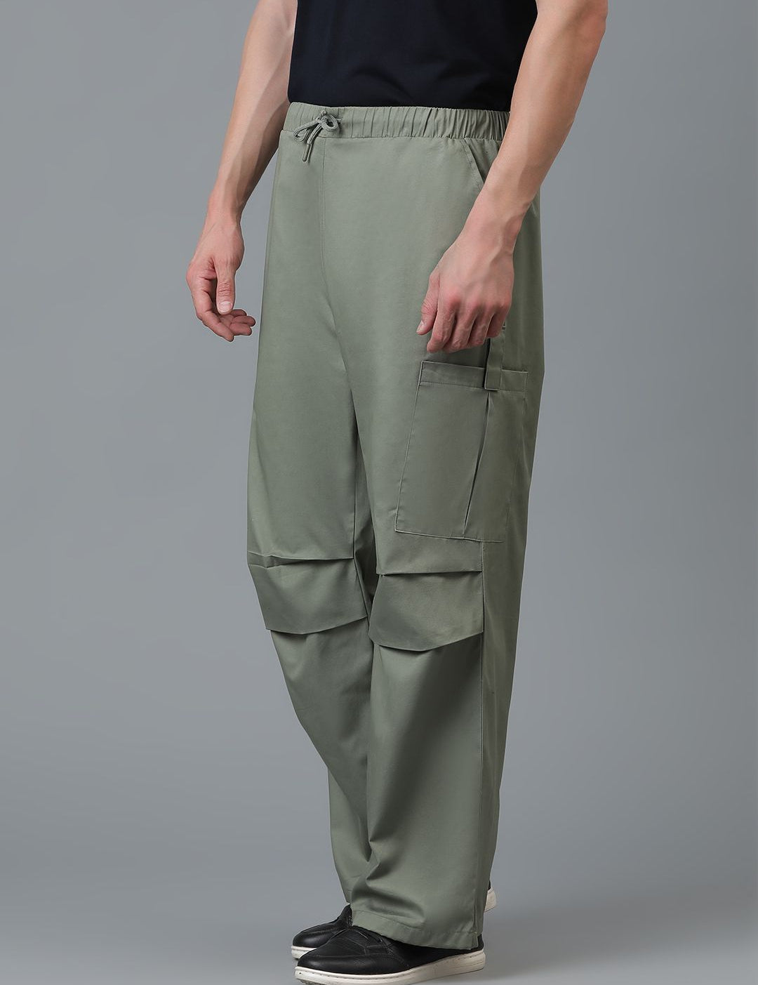 Kotty Men Relaxed Low-Rise Easy Wash Trousers