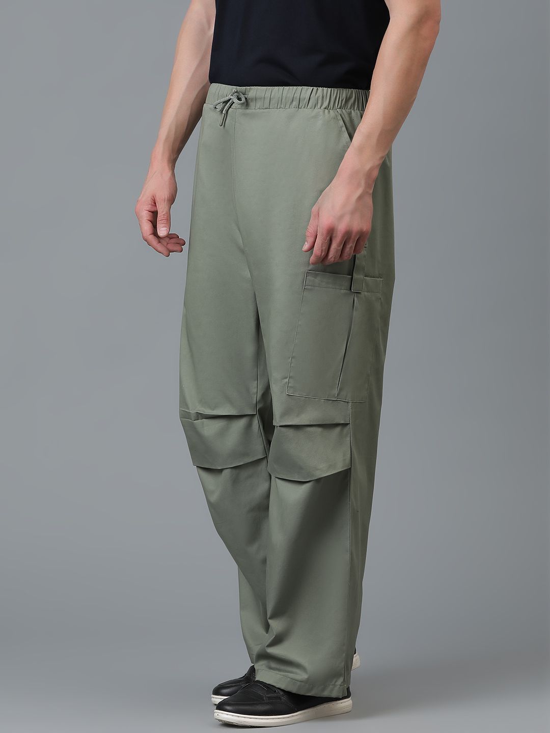 Kotty Men Relaxed Low-Rise Easy Wash Trousers