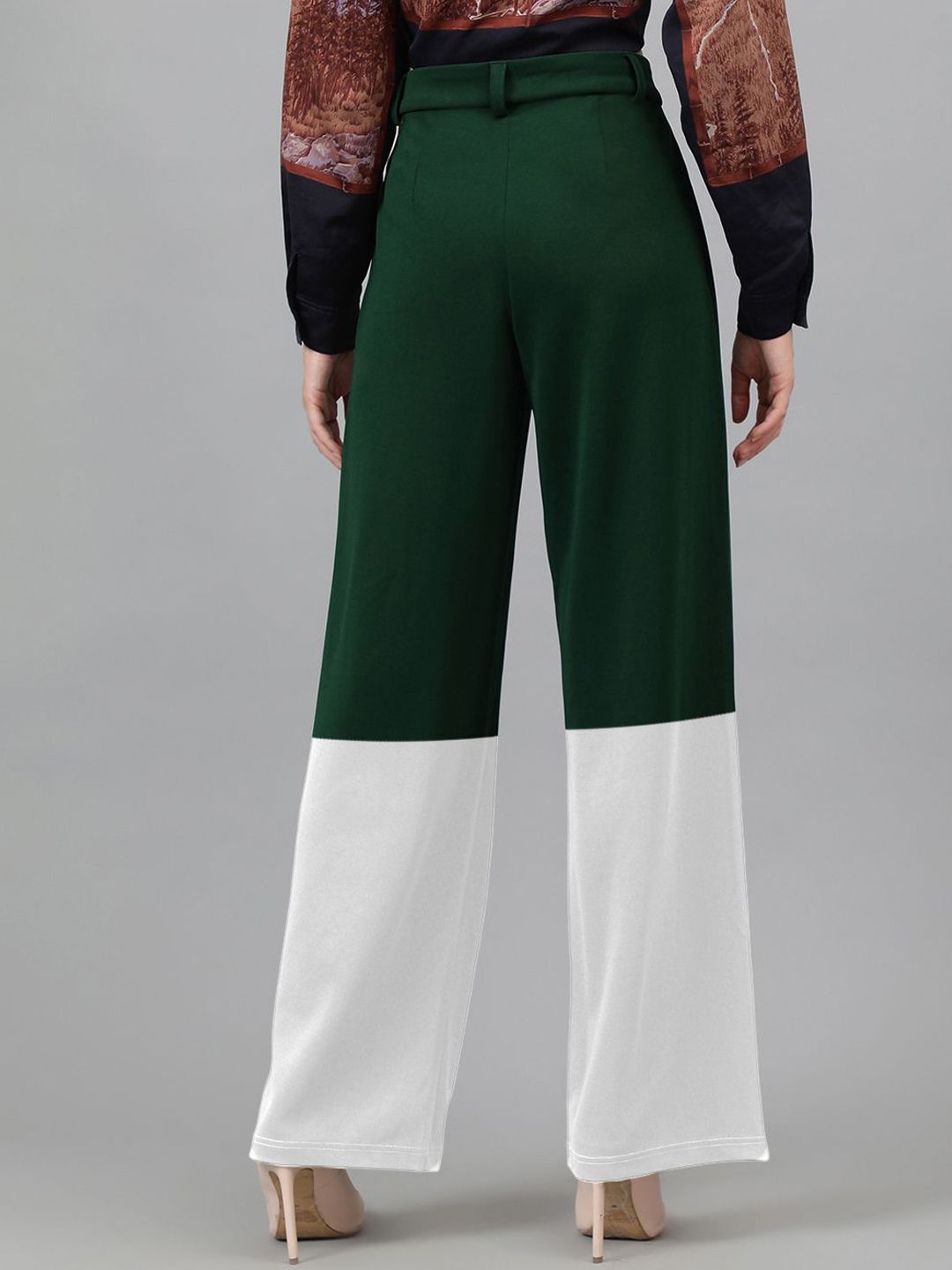 Kotty Women Colourblocked Relaxed Straight Fit High-Rise Easy Wash Pleated Trousers