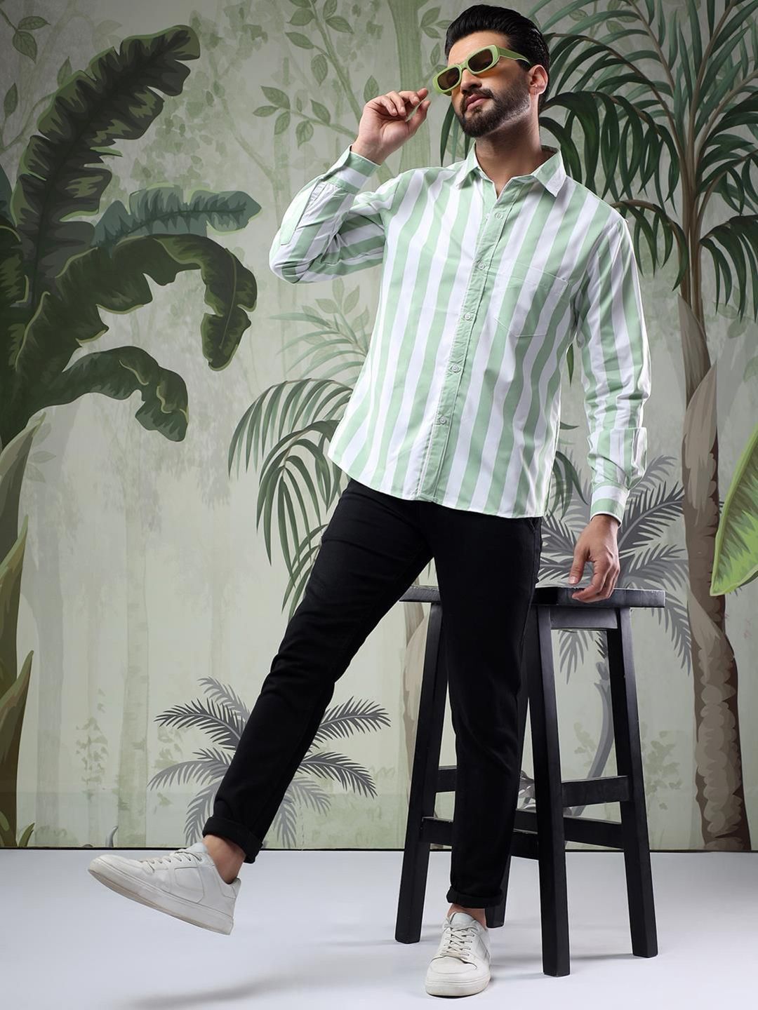 Kotty Men Spread Collar Vertical Striped Casual Shirt