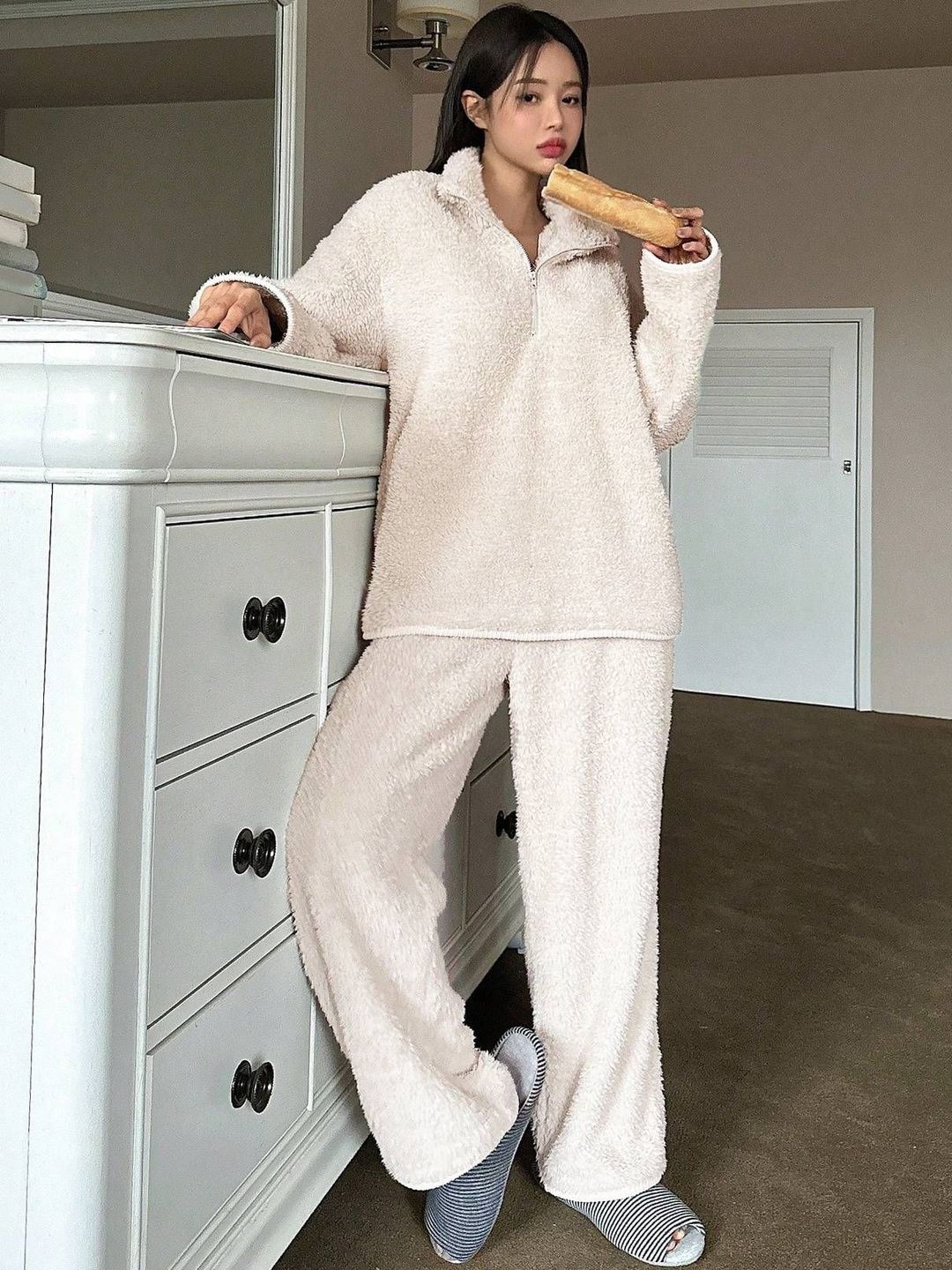 Kotty Women High Neck Solid Night Suit