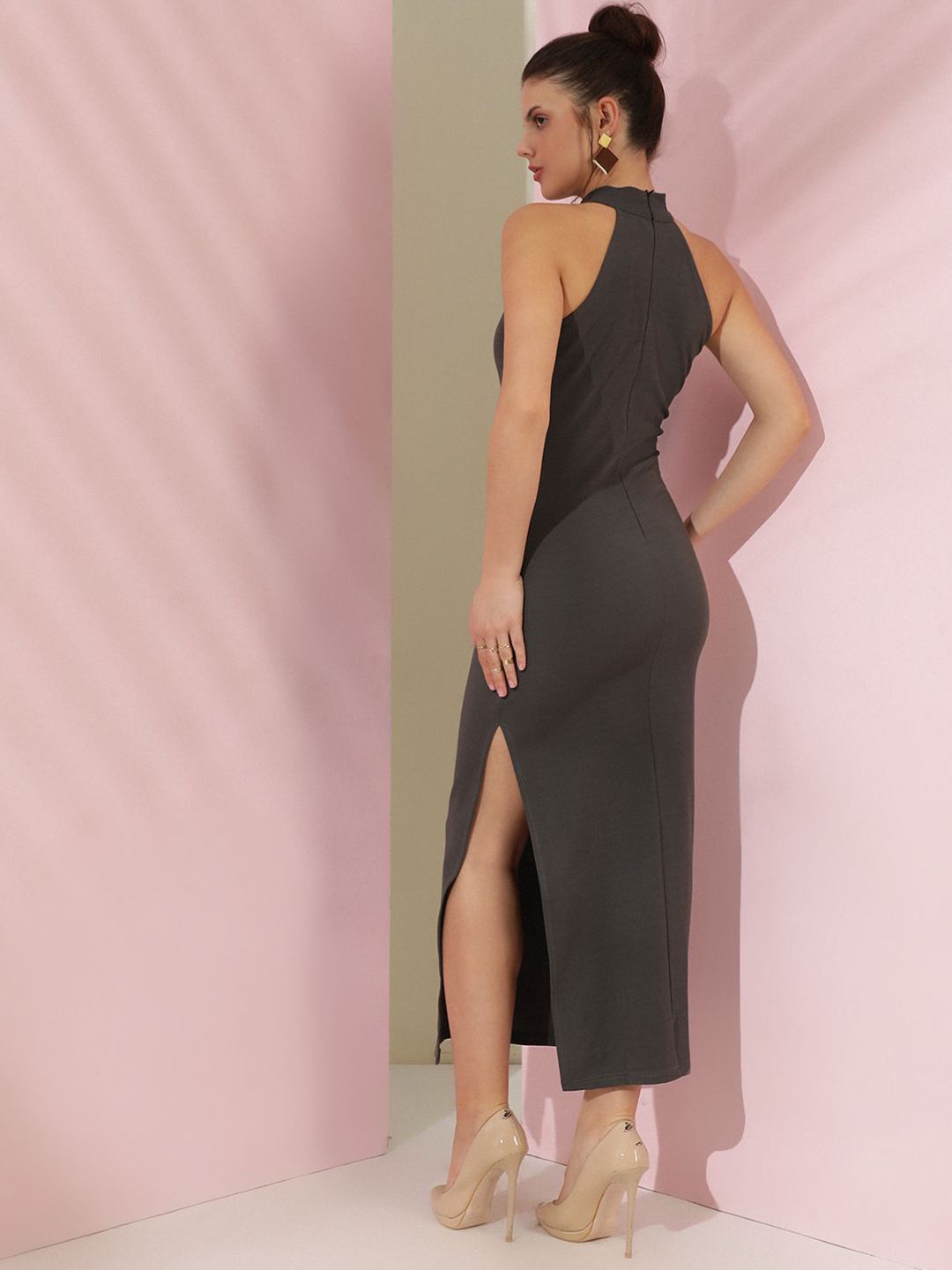 Kotty Women Solid Halter Neck Bodycon Maxi Dress