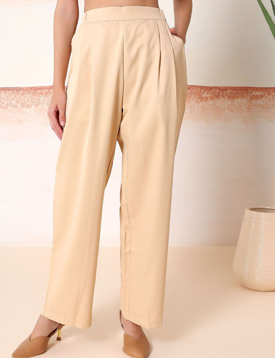 Kotty Women Comfort Relaxed Fit High-Rise Pleated Trousers