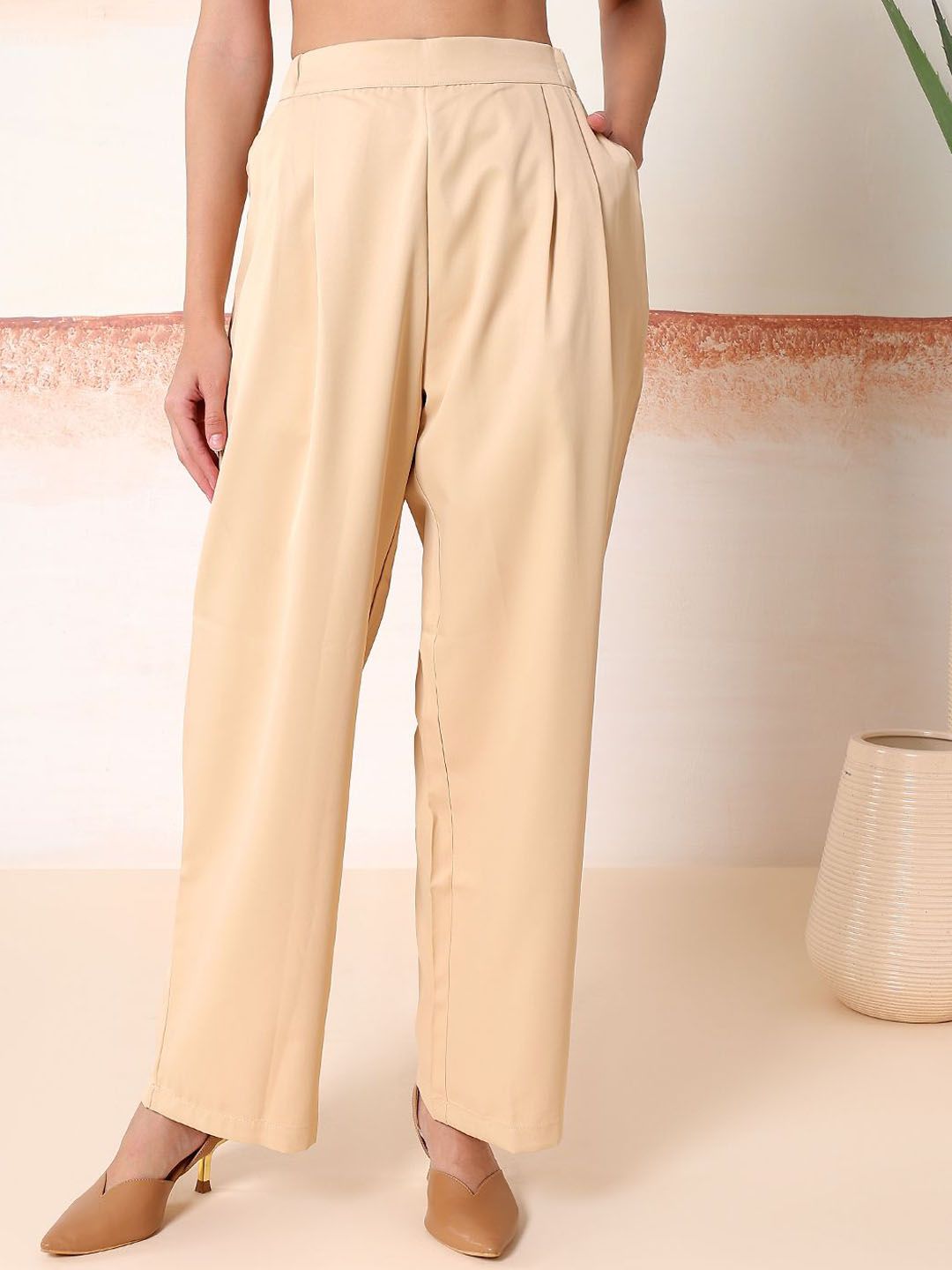 Kotty Women Comfort Relaxed Fit High-Rise Pleated Trousers