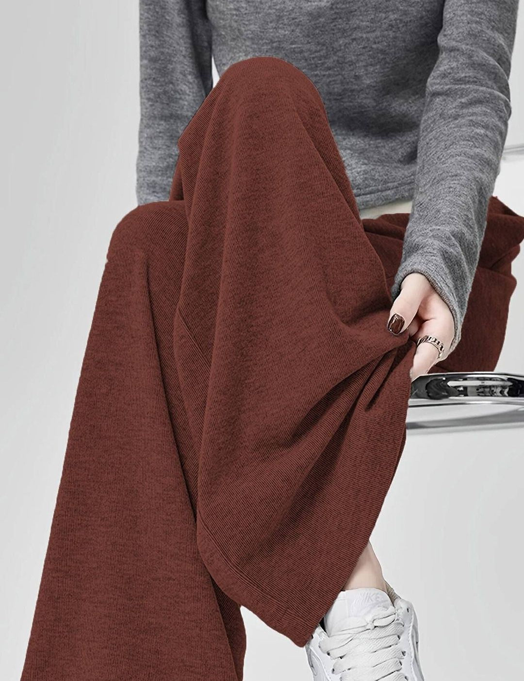 Kotty Women Relaxed Straight Leg High-Rise Trousers