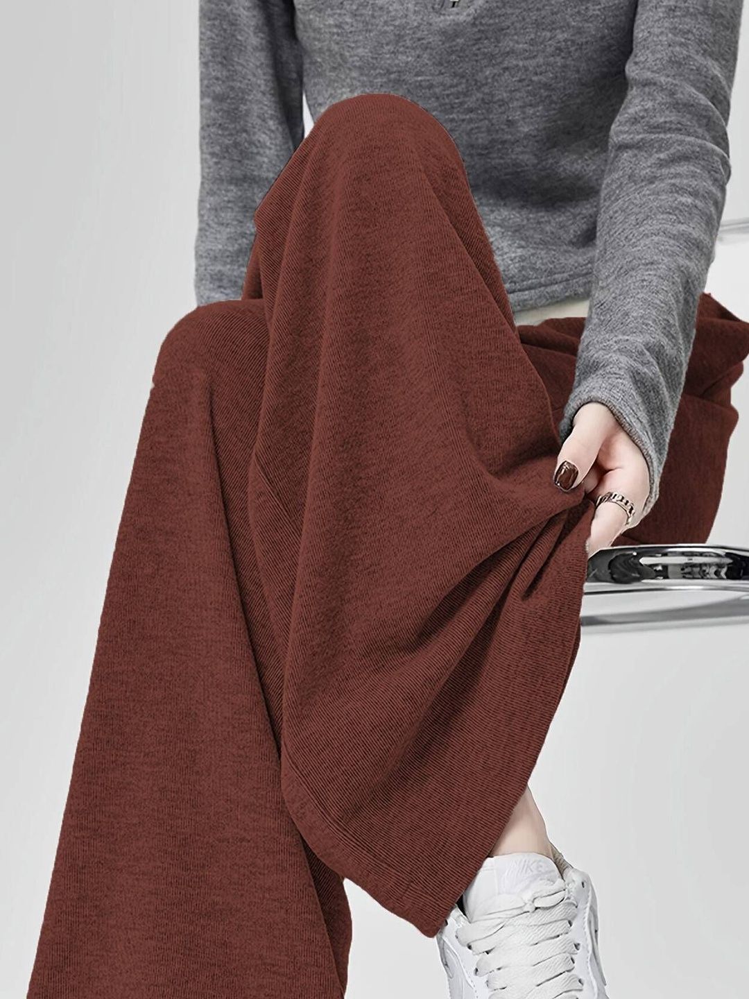 Kotty Women Relaxed Straight Leg High-Rise Trousers