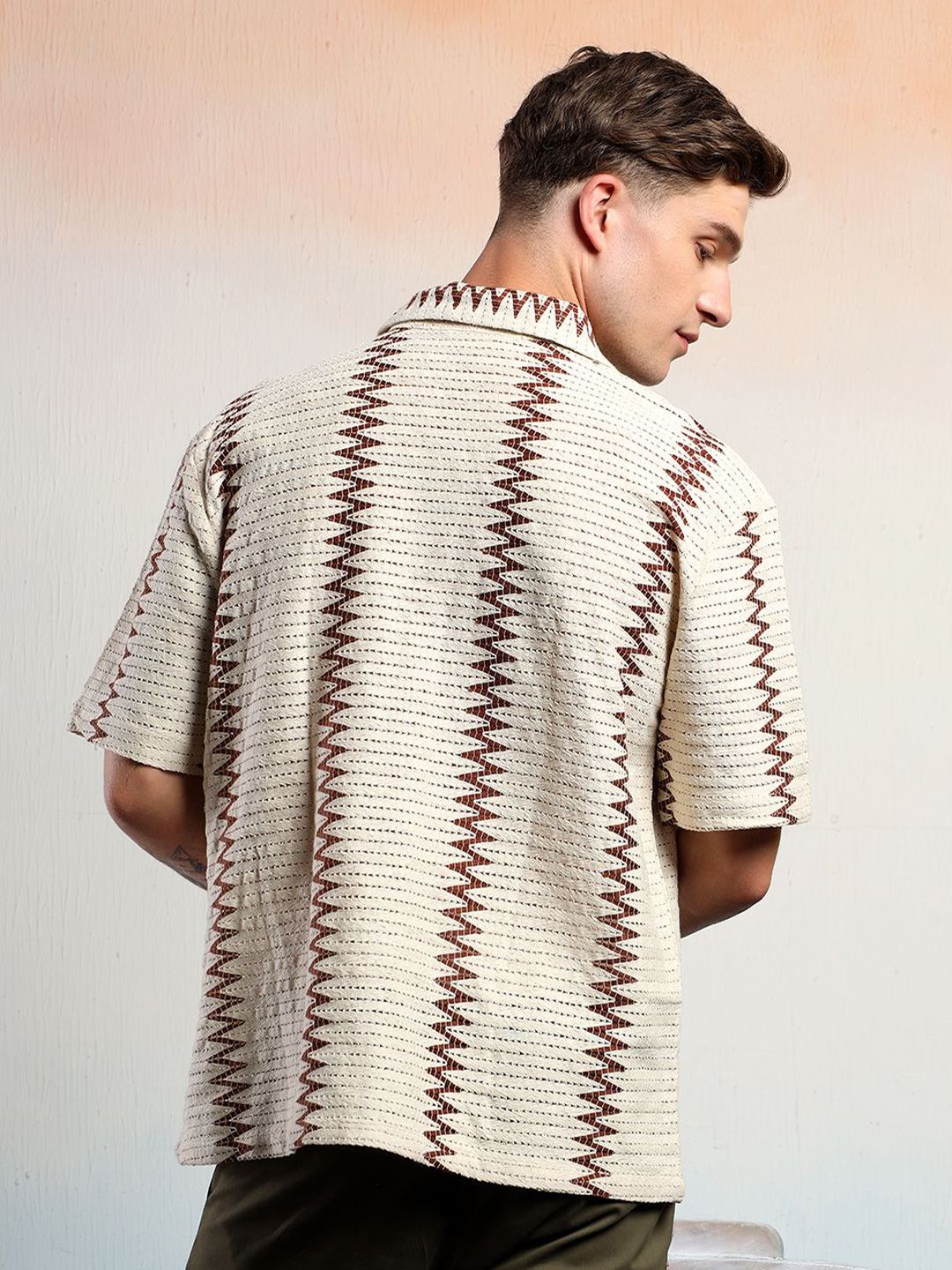 Kotty Men Geometric Self Design Cotton Sheer Casual Shirt