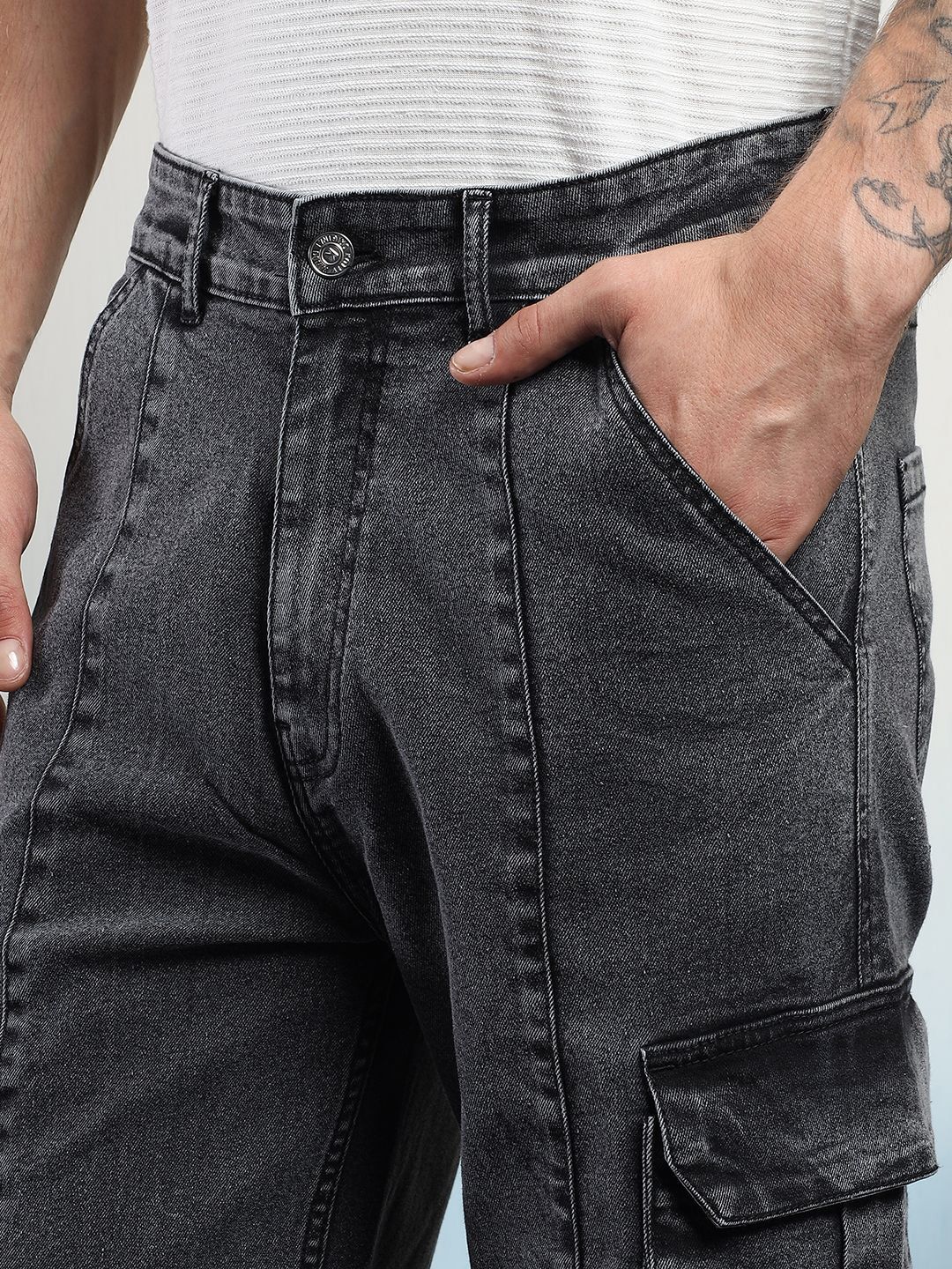 Kotty Men Straight Fit Low-Rise Wrinkle Free Pleated Cargos Trousers