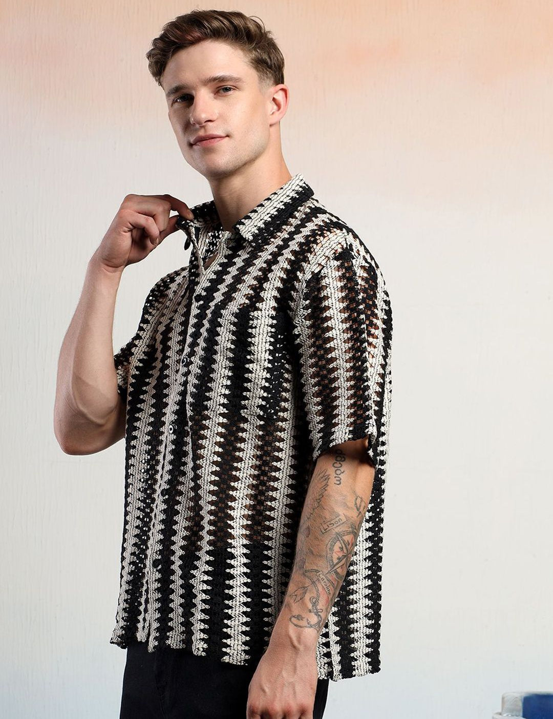 Kotty Vertical Stripes Cotton Spread Collar Short Sleeves Shirt