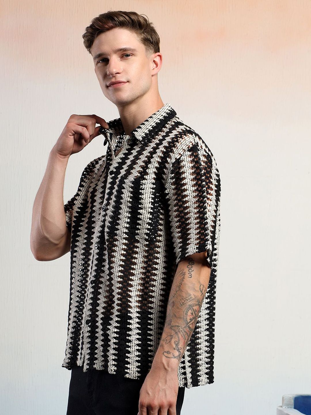 Kotty Vertical Stripes Cotton Spread Collar Short Sleeves Shirt