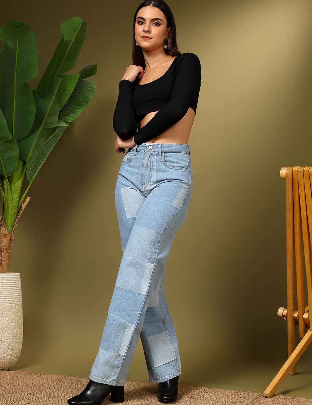 Kotty Women Straight Fit High-Rise Stretchable Jeans