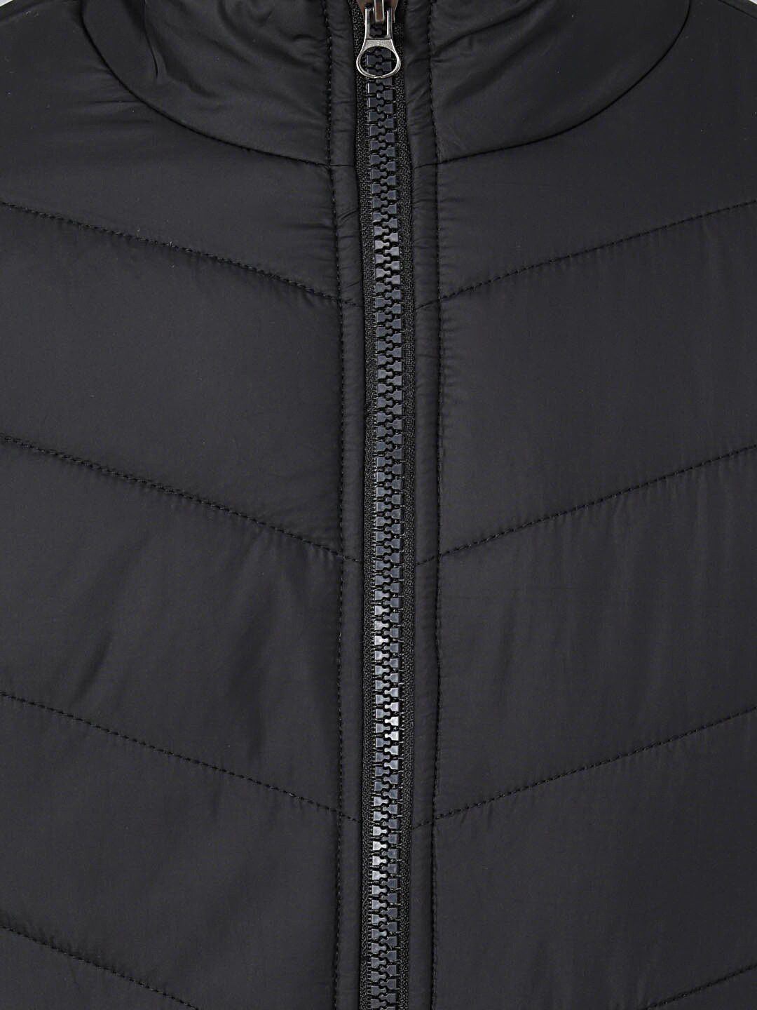 Kotty Men Black Solid Puffer Jacket