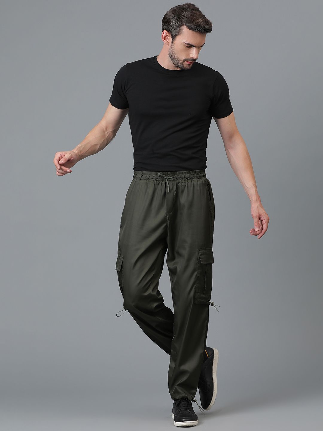 Kotty Men Relaxed Low-Rise Easy Wash Cargos Trousers