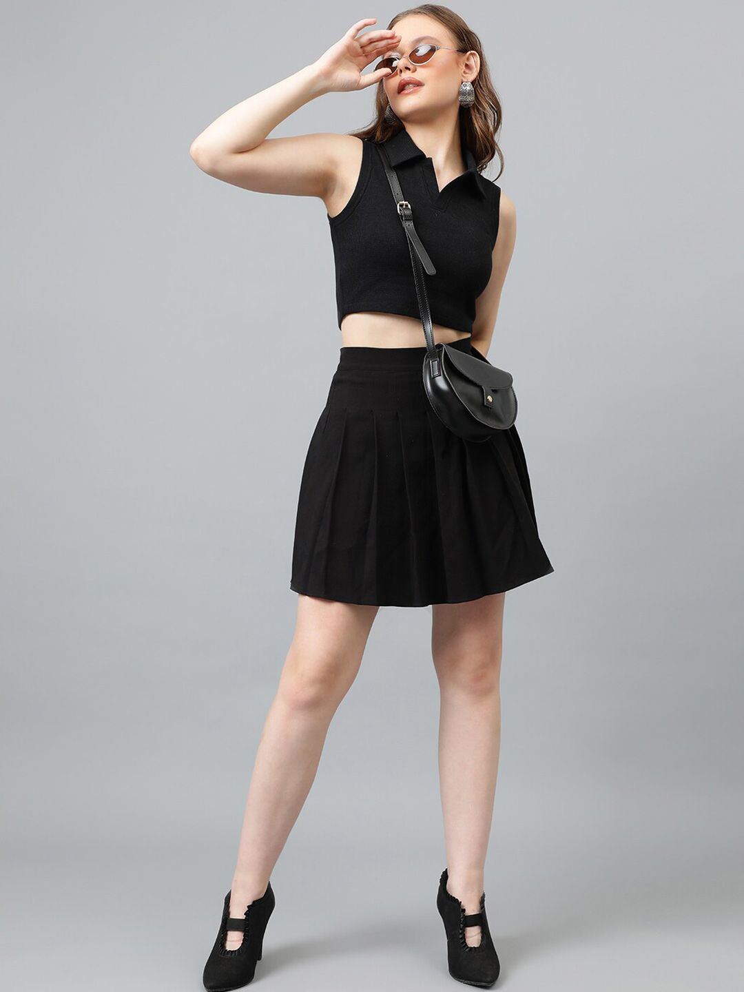 Kotty Black Shirt Collar Fitted Cotton Crop Top