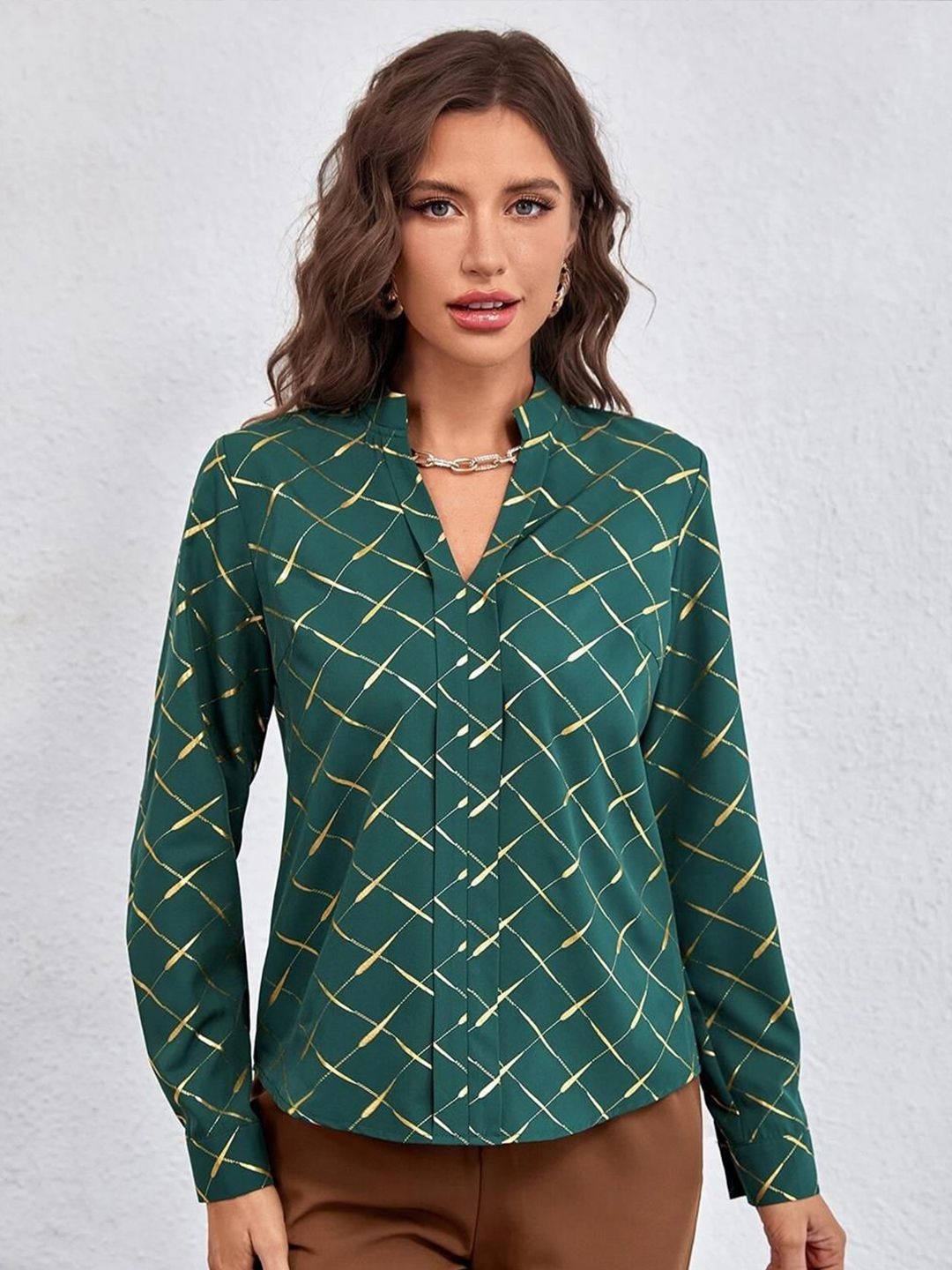 Kotty Geometric Printed Crepe Shirt Style Top