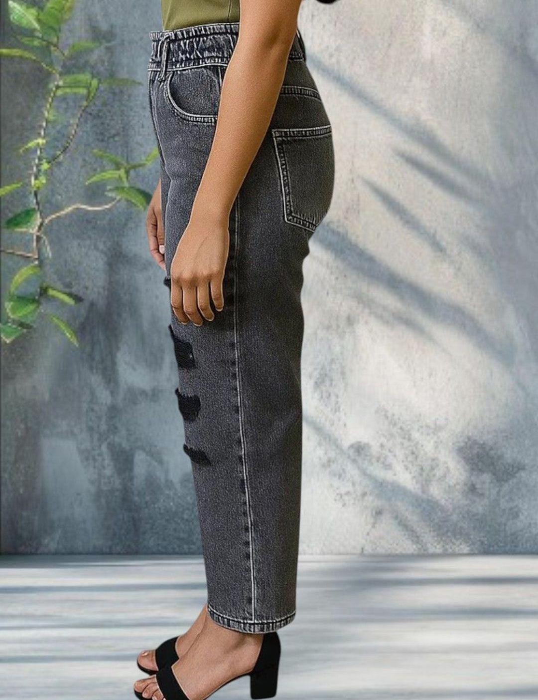 Kotty Women Straight Fit High-Rise Highly Distressed Light Fade Stretchable Jeans