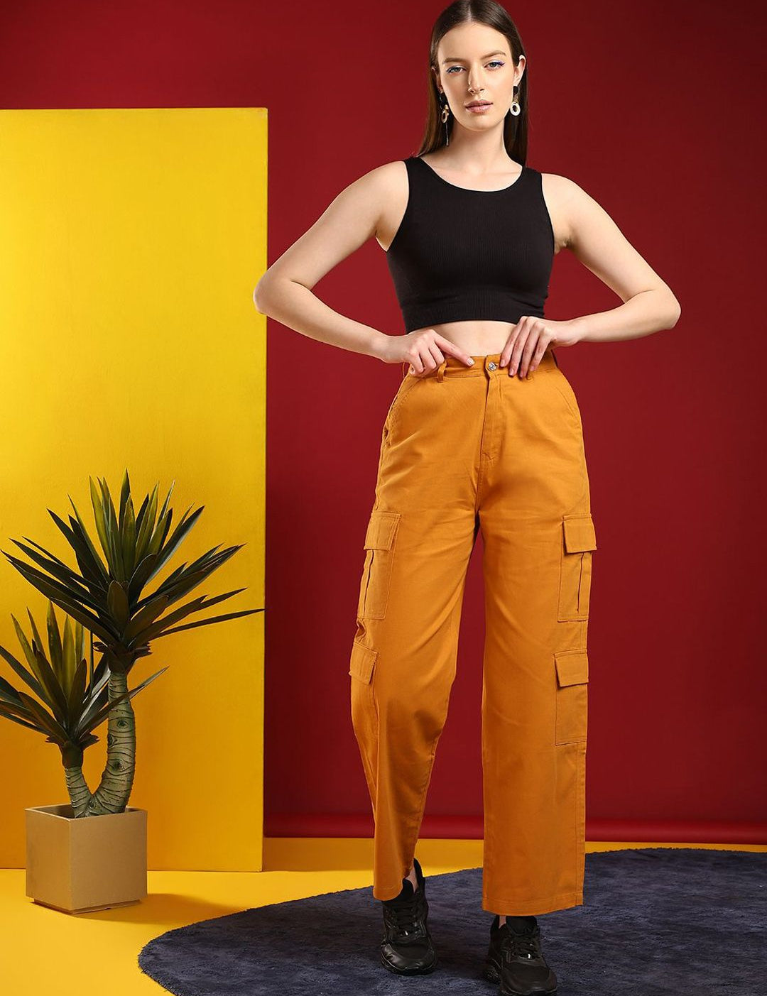 Kotty Women Regular Fit Mid-Rise Cargo Trouser