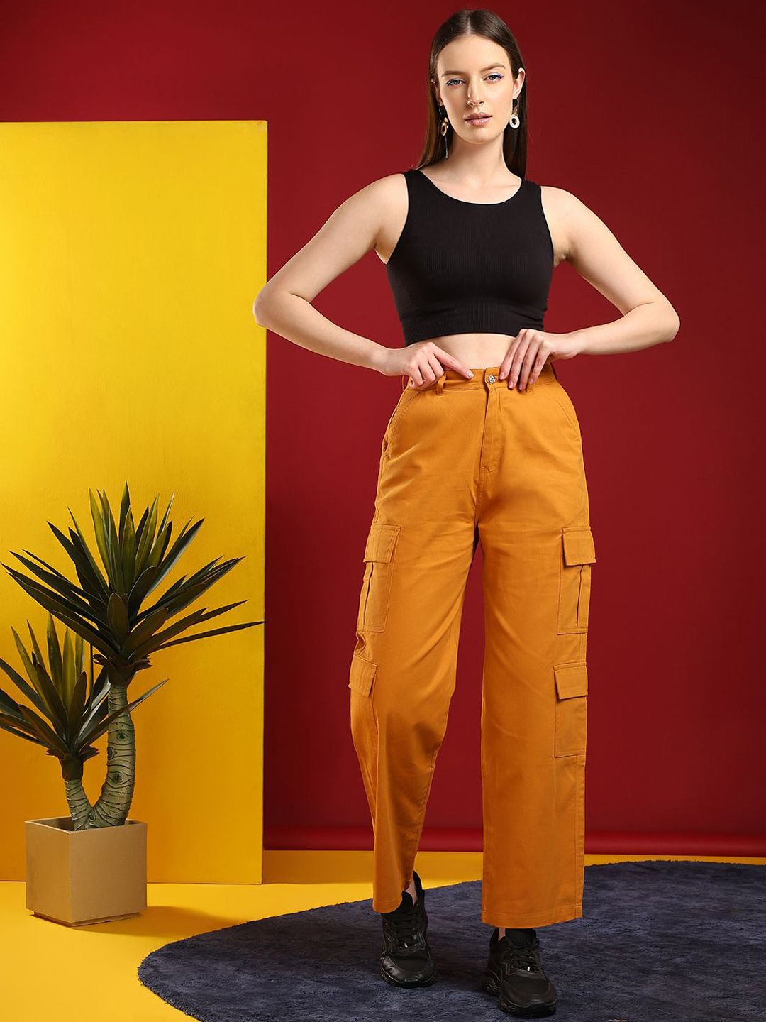 Kotty Women Regular Fit Mid-Rise Cargo Trouser