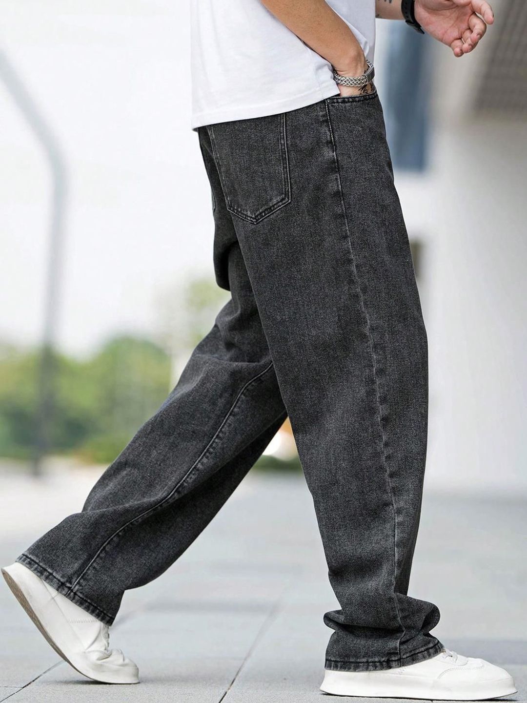 Kotty Men Men Straight Fit Mid-Rise Stretchable Jeans