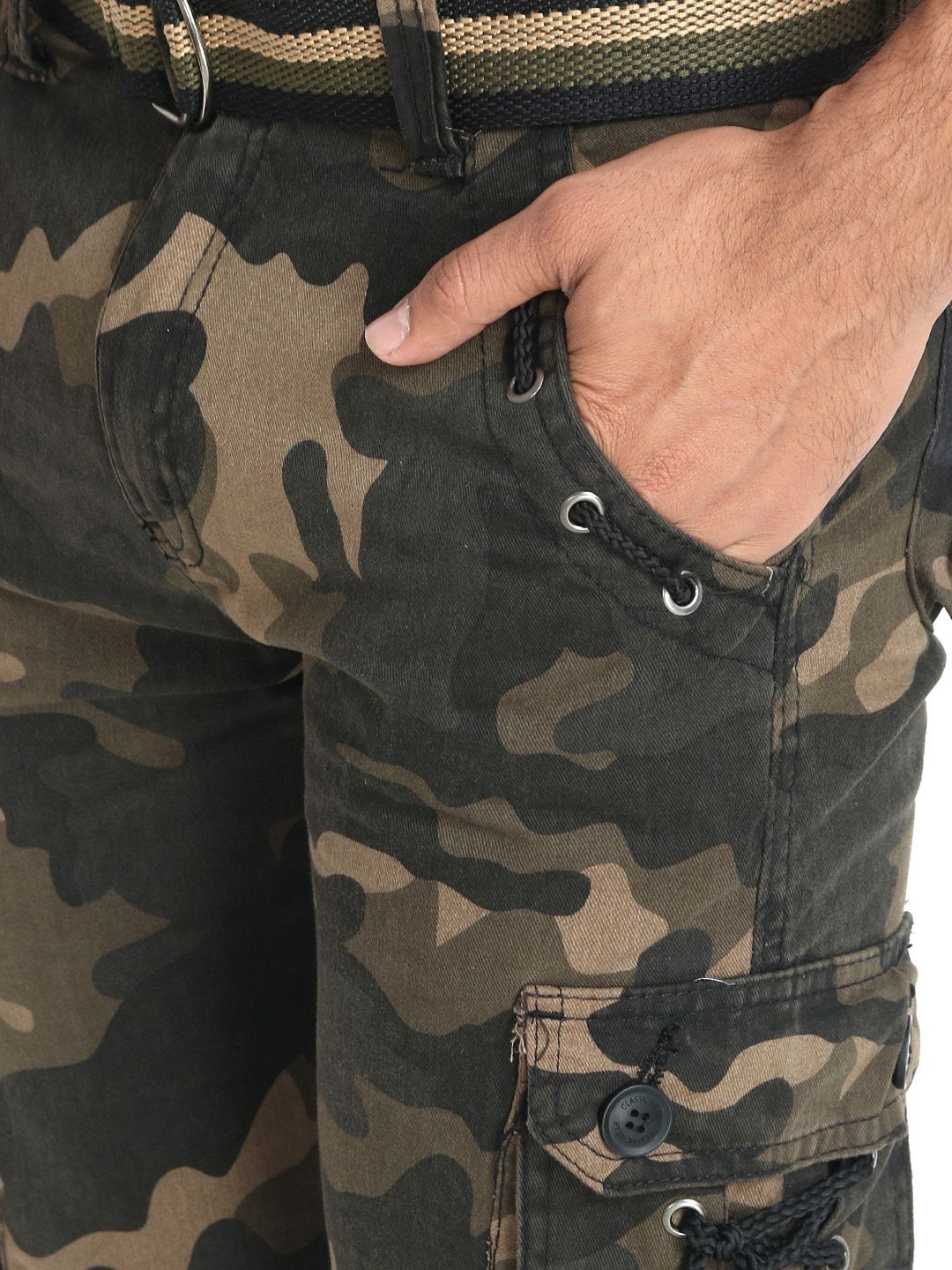 Kotty Men Olive Green & Beige Regular Fit Camouflage Printed Cargos