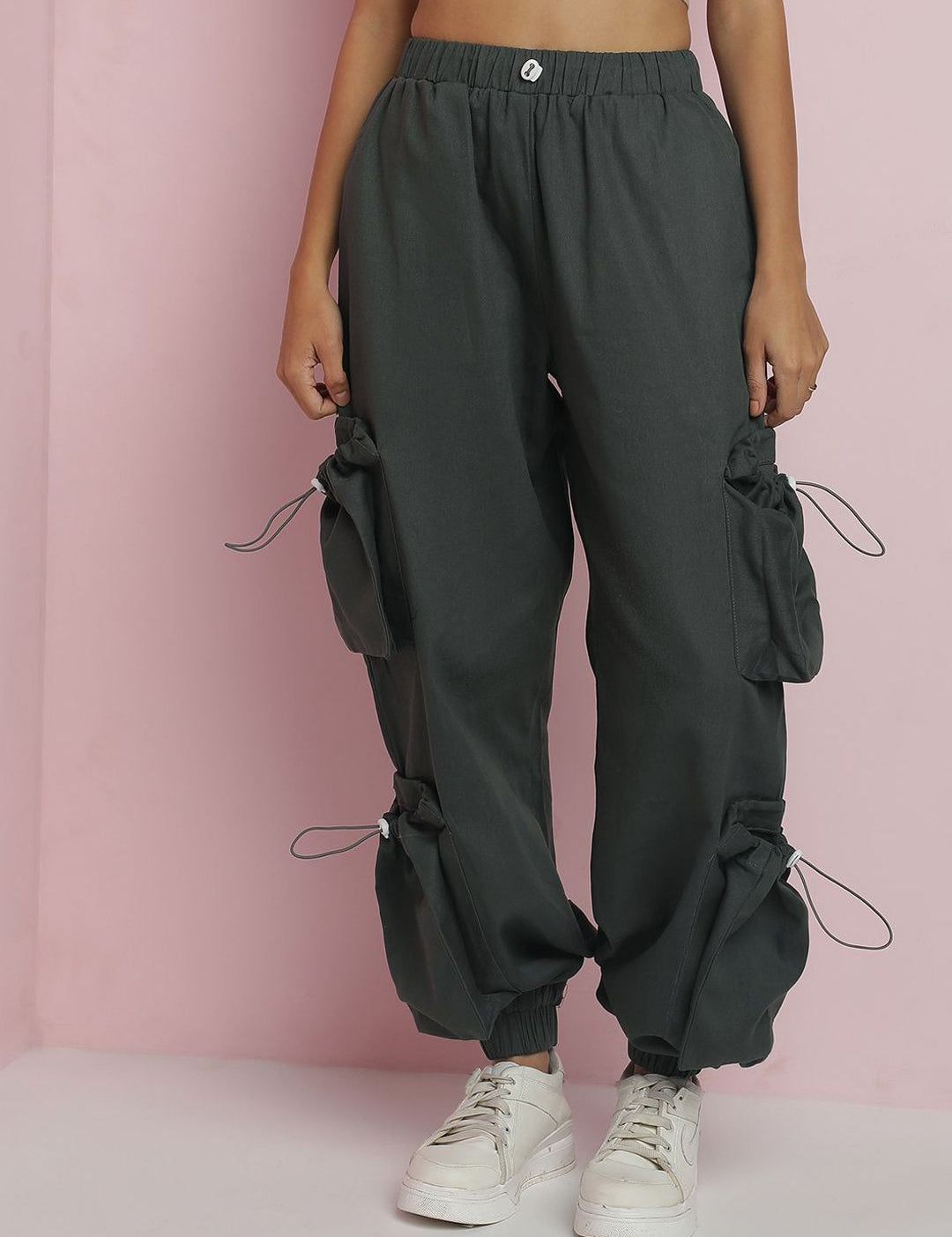 Kotty Women Solid Relaxed High-Rise Parachute Trousers