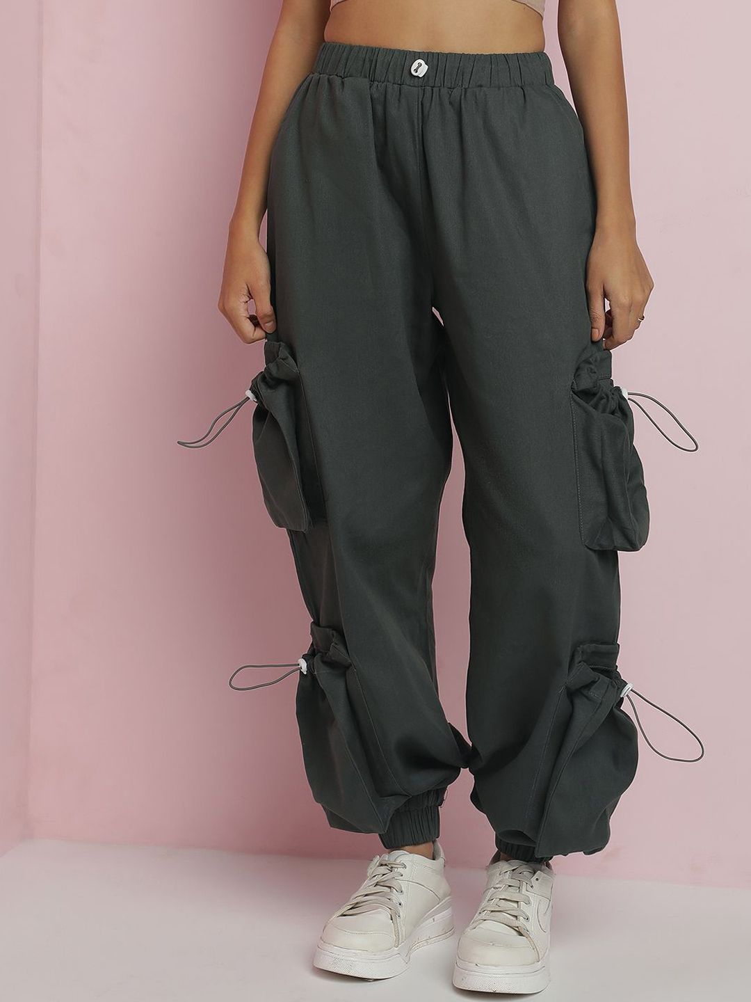 Kotty Women Solid Relaxed High-Rise Parachute Trousers