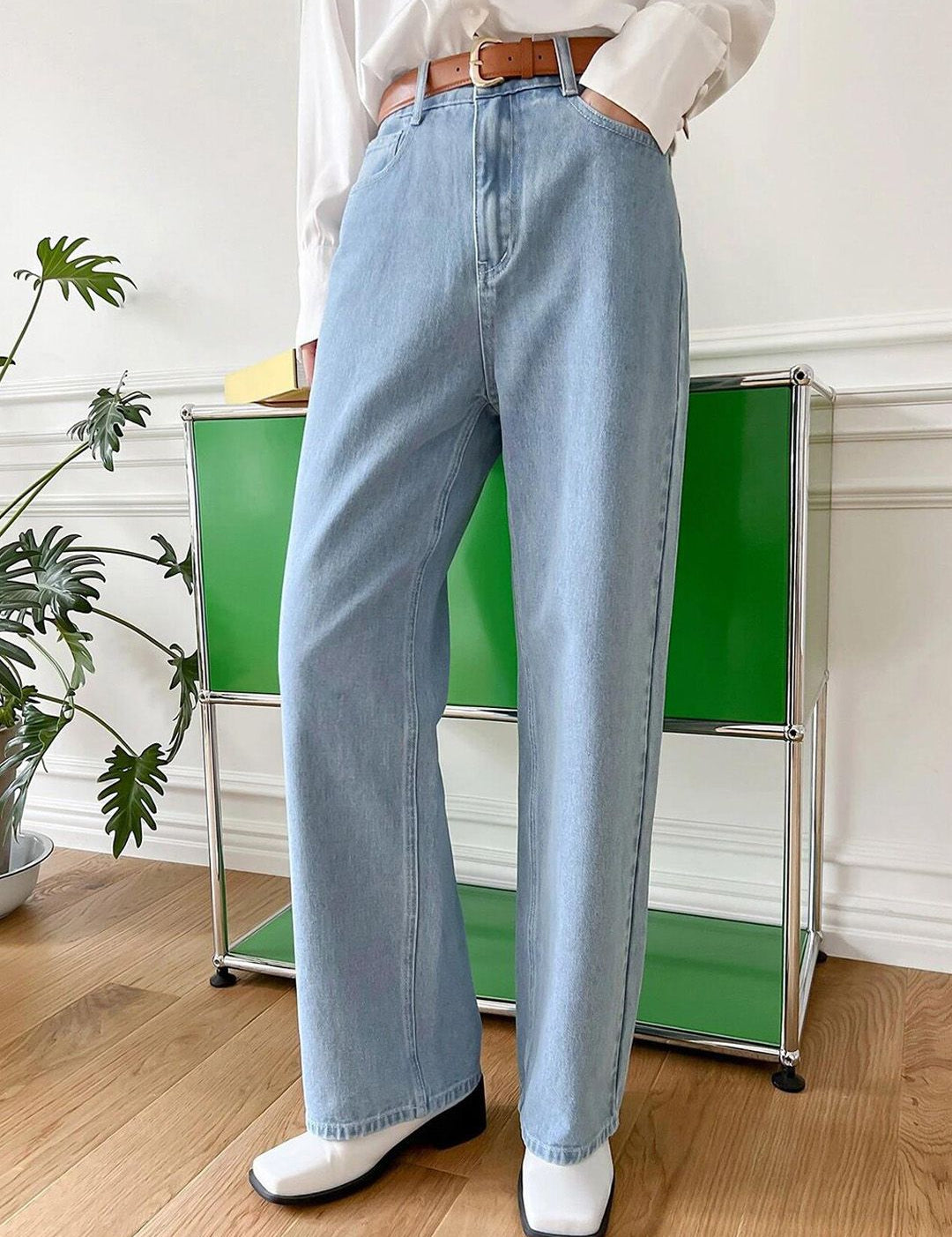 Kotty Women Straight Fit High-Rise Stretchable Jeans