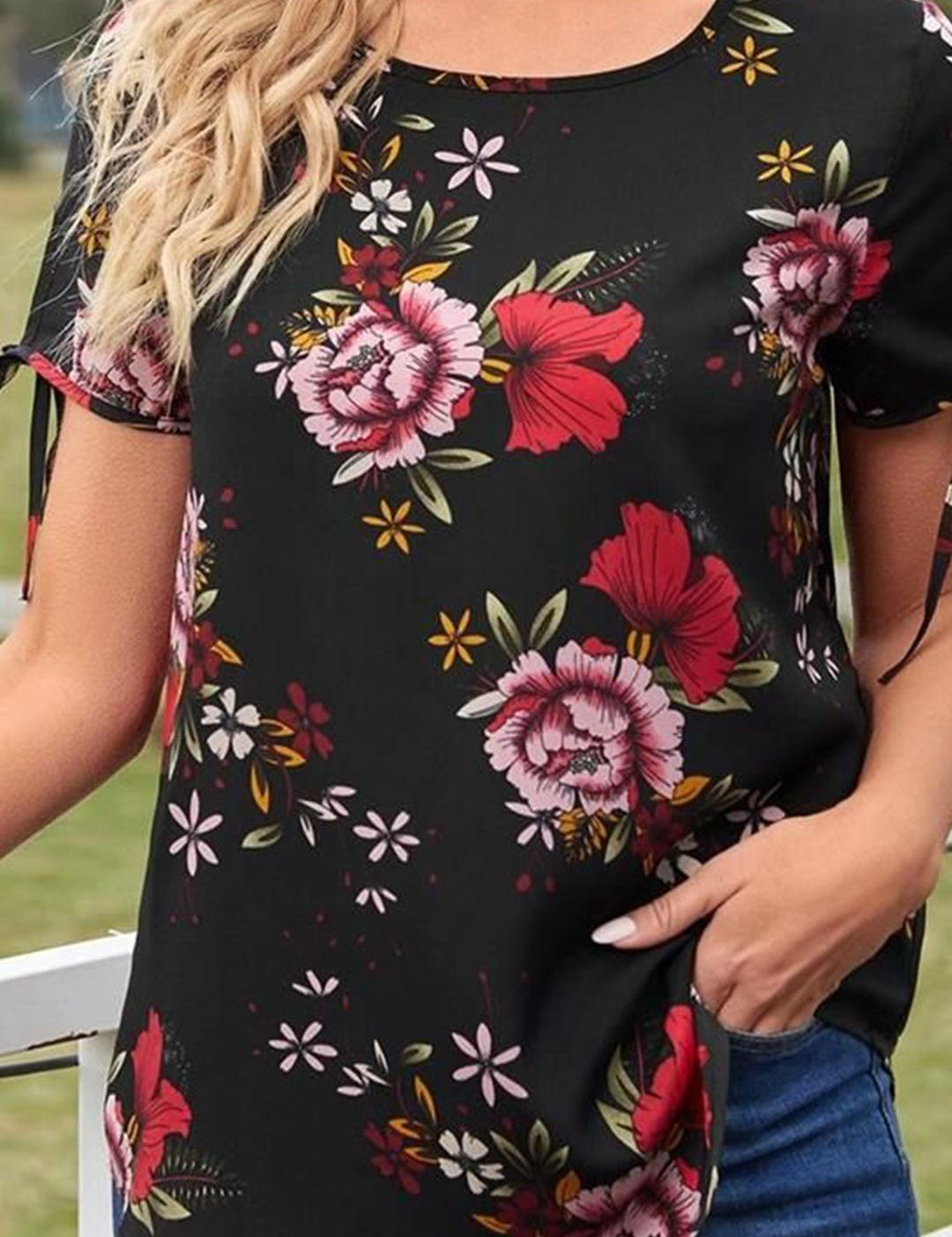 Kotty Floral Printed Round Neck Crepe Top